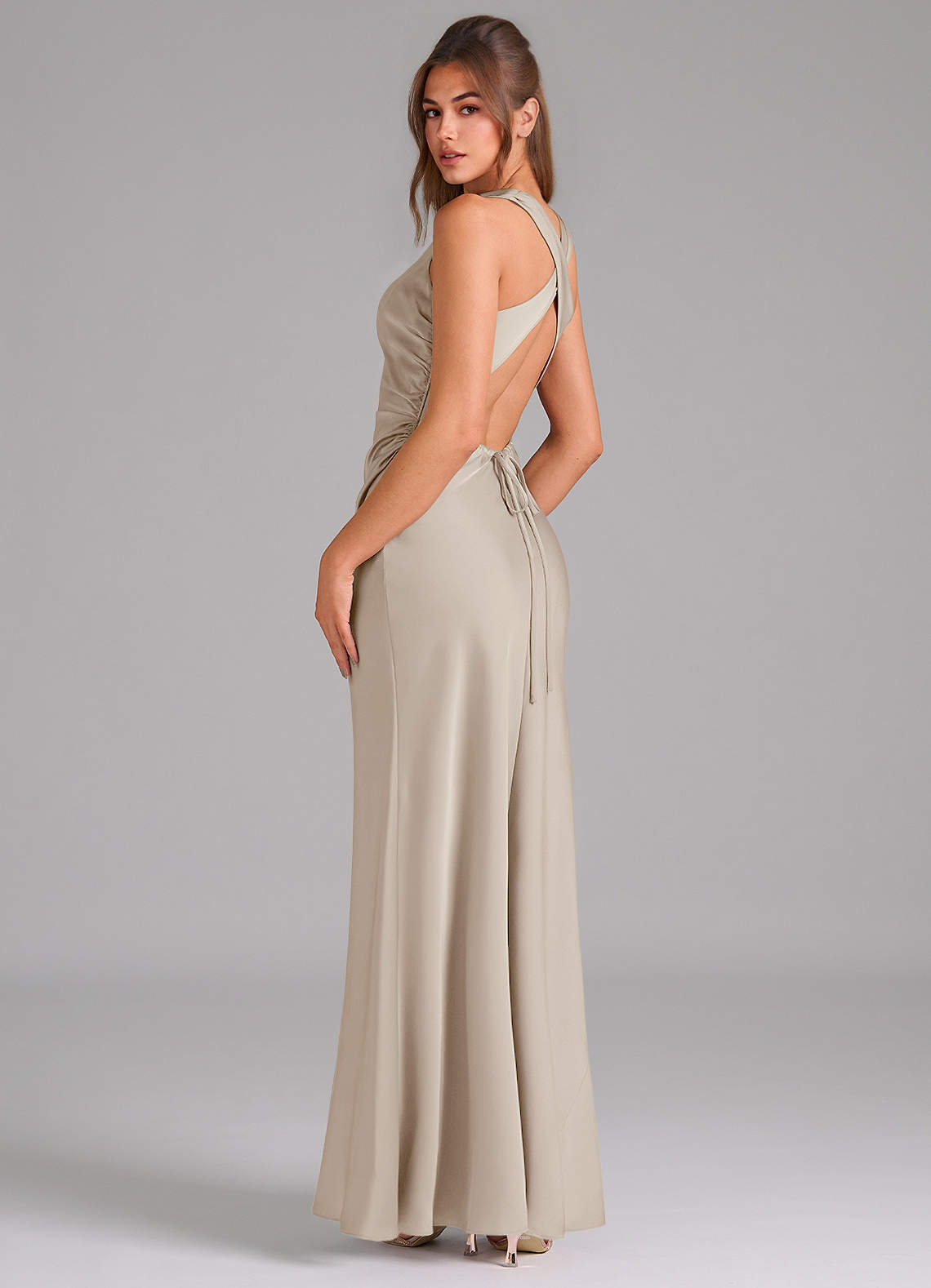 Evadne Sheath Scoop-Neck Stretch Satin Bridesmaid Dress in Frost