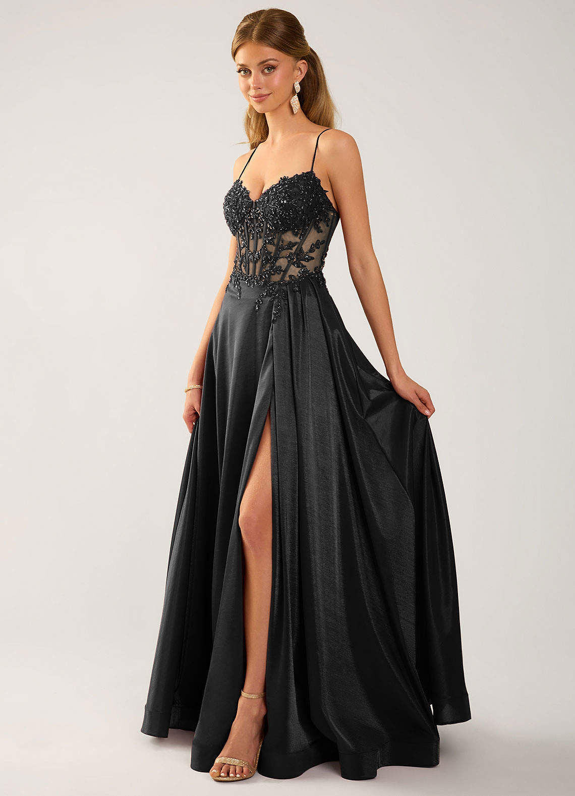 Isoldemark A-Line Sweetheart Satin Evening Dress in black