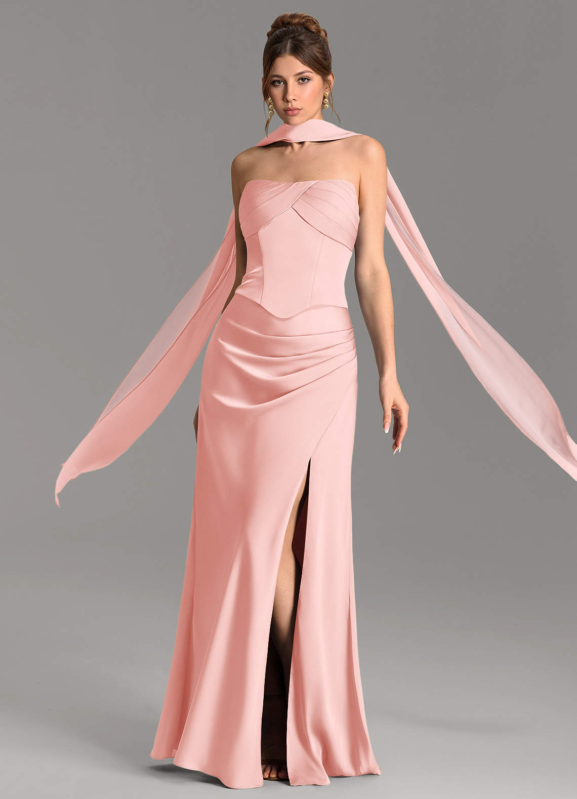 Nicki Sheath Scoop-Neck Stretch Satin Bridesmaid Dress in Powder Pink