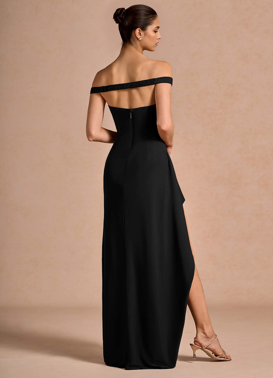 Jasira Sheath V-Neck Stretch Knit Evening Dress in Black