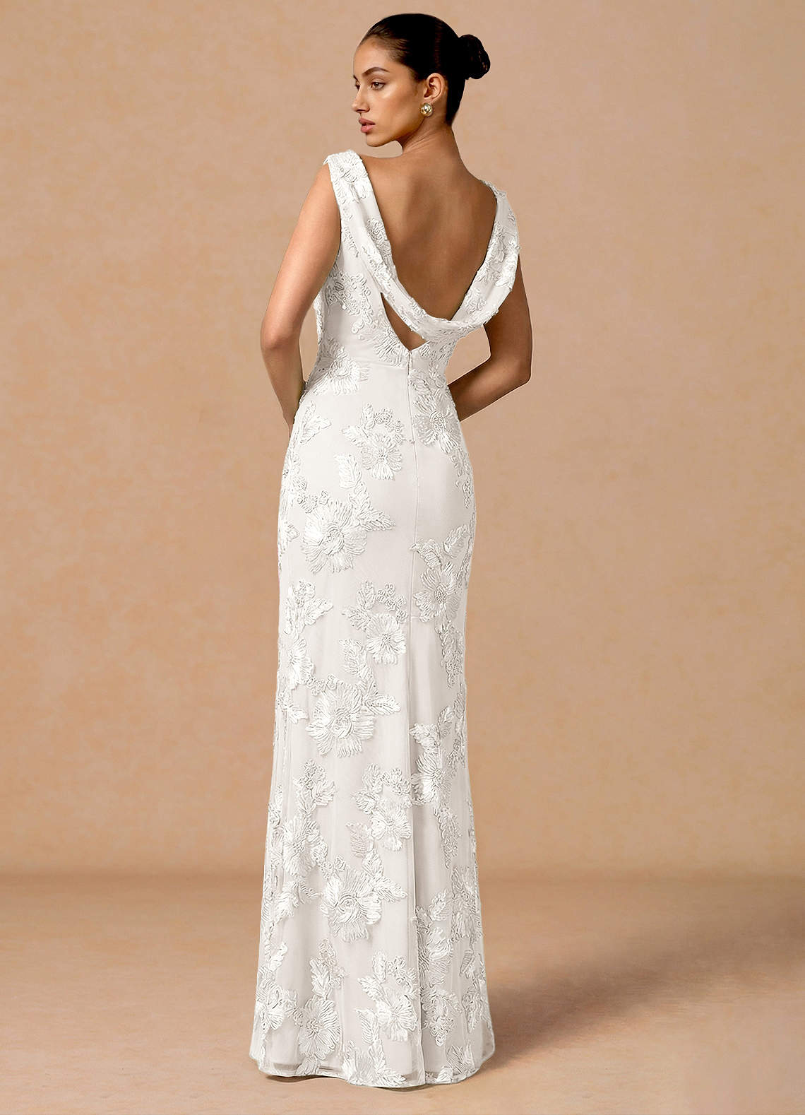 Elowis Column Open-Back Floral Mesh Evening Dress in Cloud White