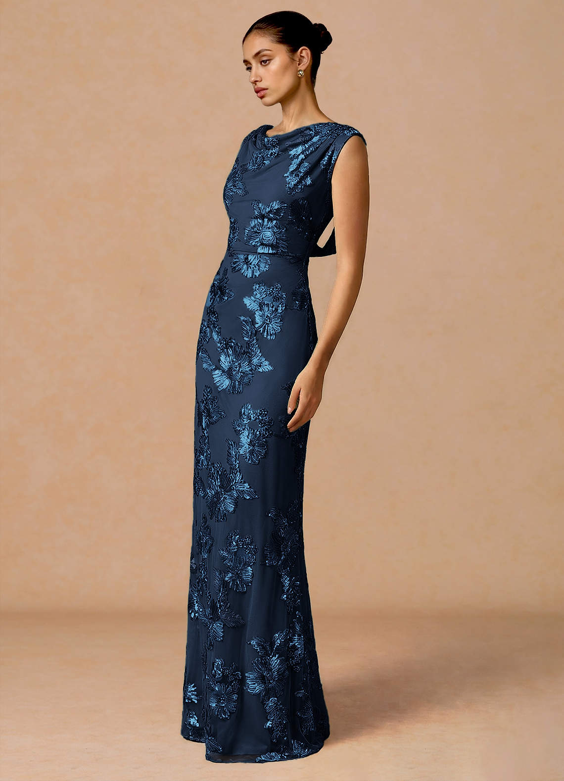 Elowis Column Open-Back Floral Mesh Evening Dress in Navy