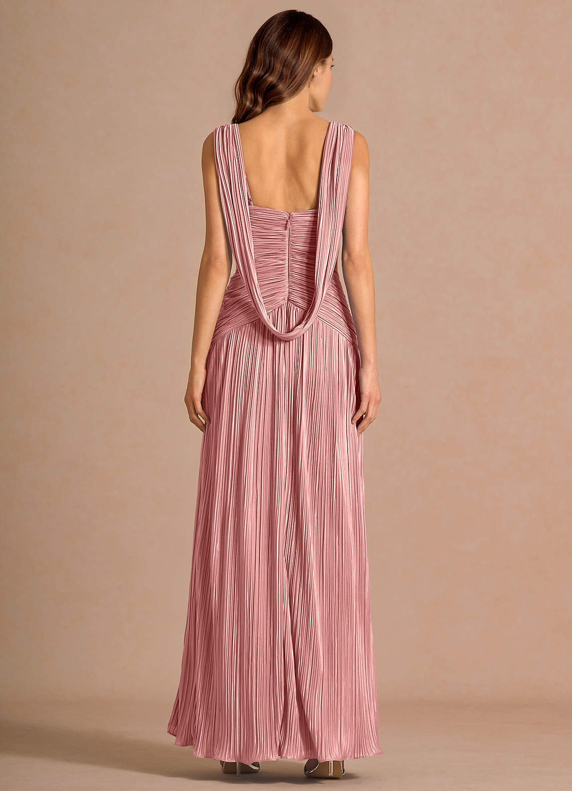 Quellia Sheath V-Neck Stretch Knit Wedding Guest Dress in Pink