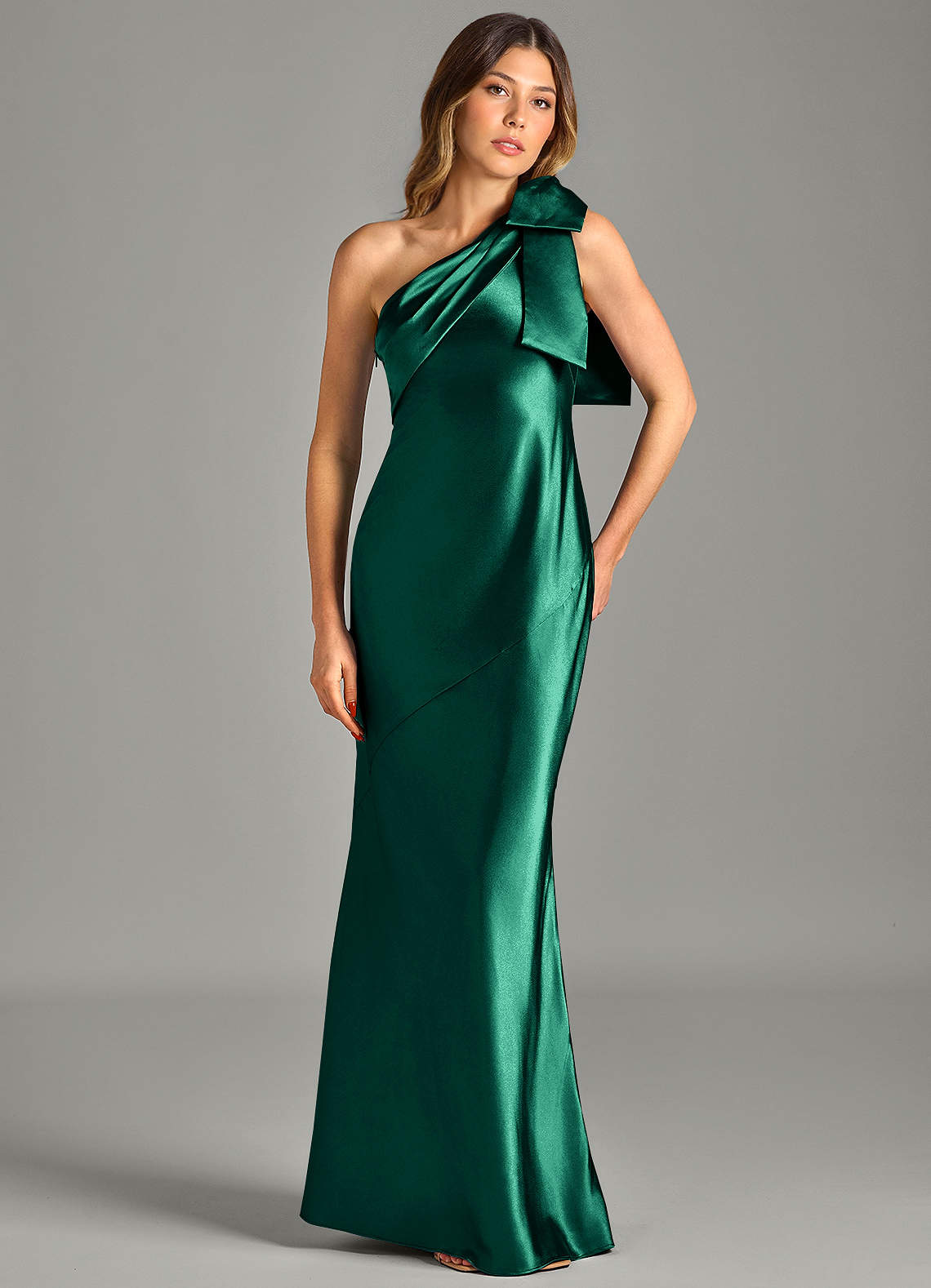 Yuanna Mermaid One-Shoulder Metallic Satin Bridesmaid Dress in Emerald