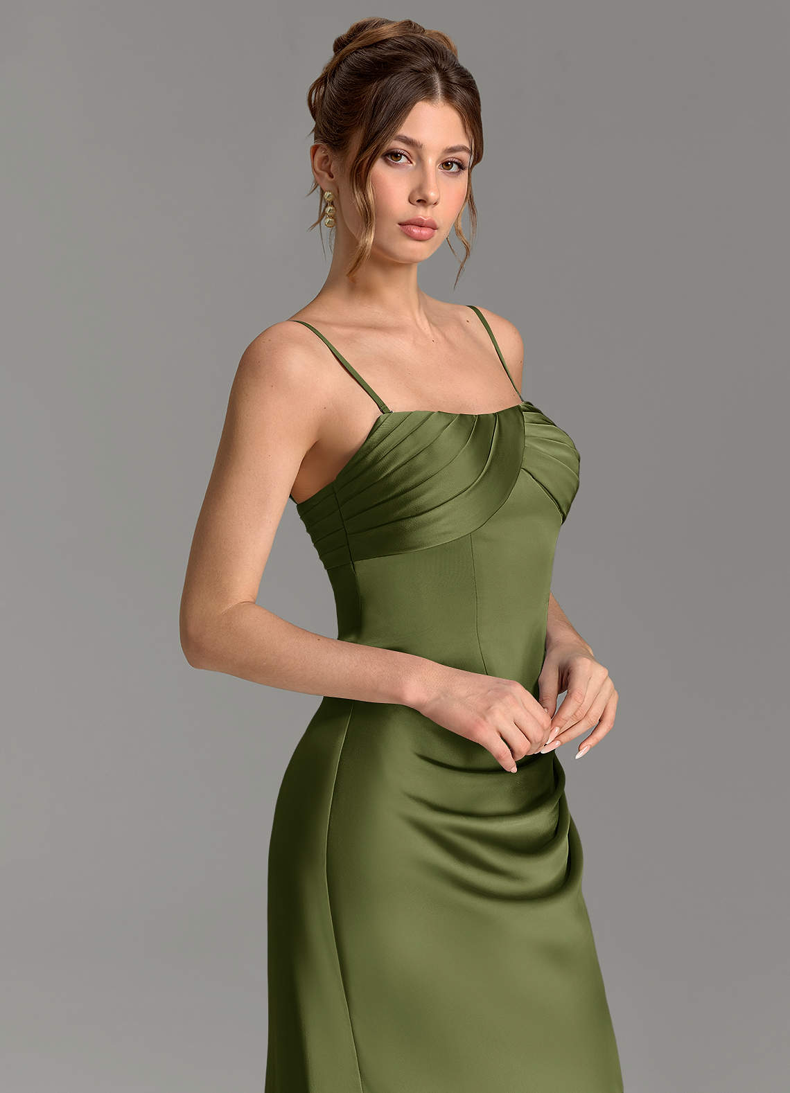 Nicki Sheath Scoop-Neck Stretch Satin Bridesmaid Dress in Olive
