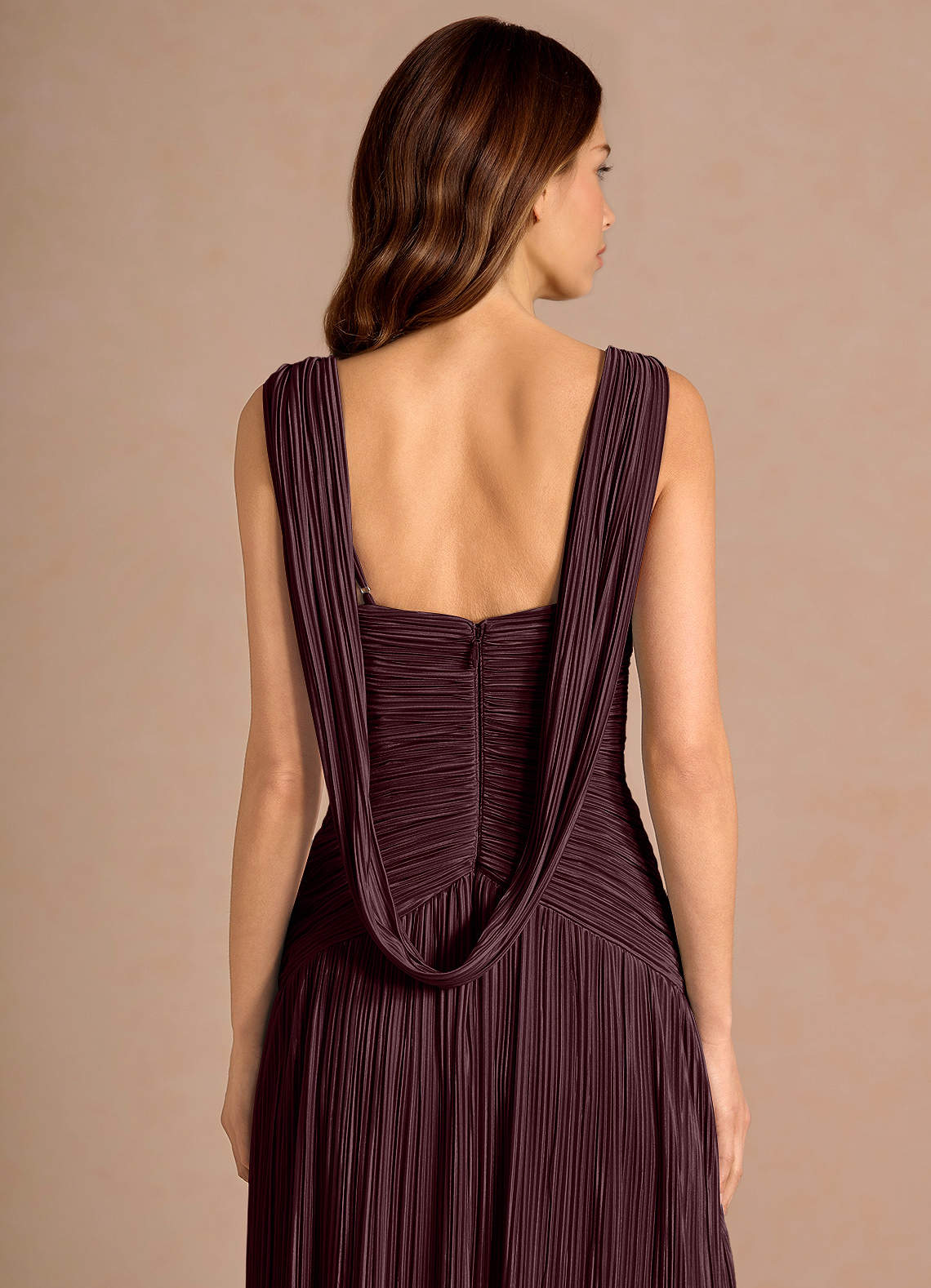 Quellia Sheath V-Neck Stretch Knit Wedding Guest Dress in Maroon Red