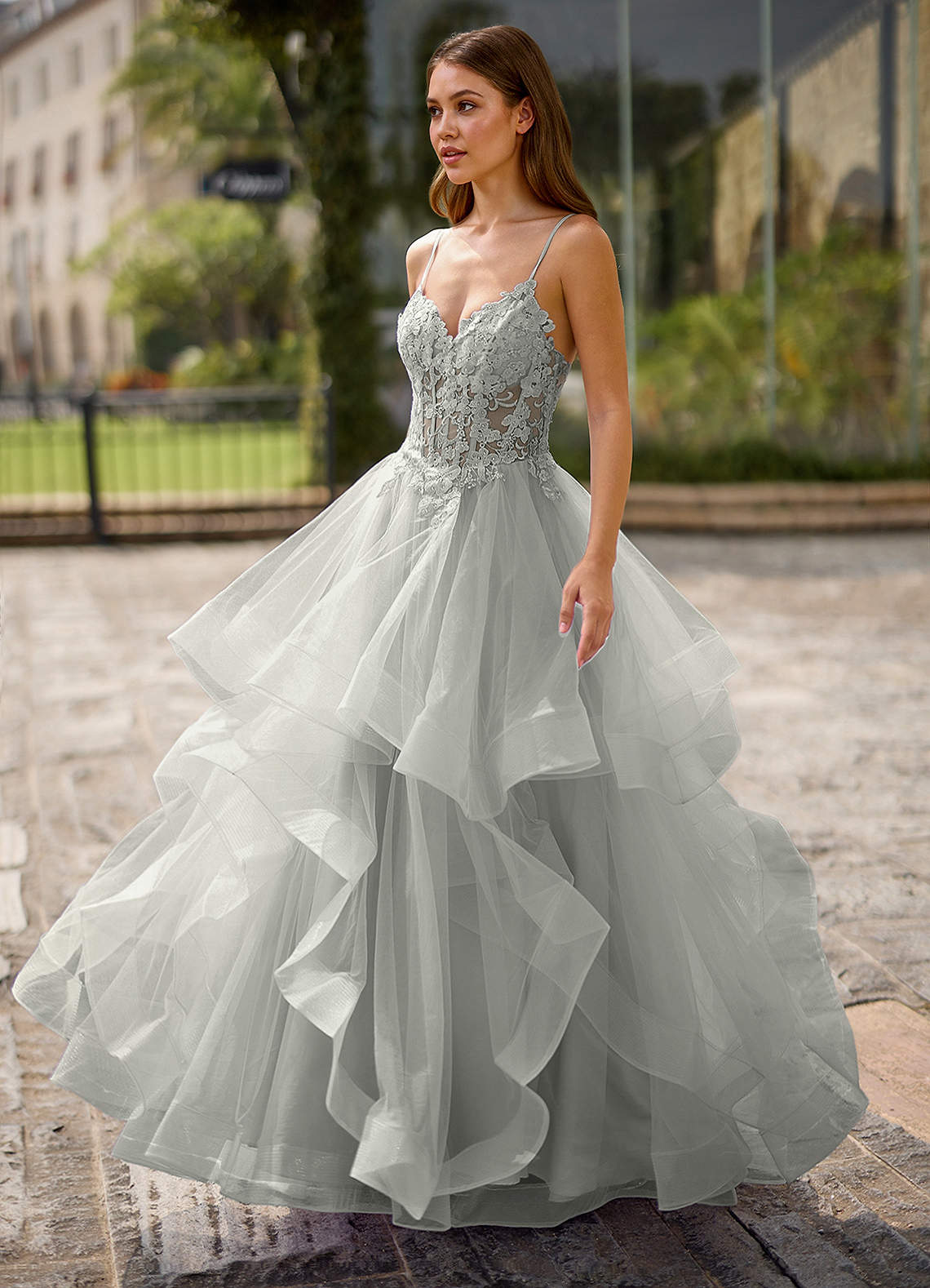 Spitze Ball Gown Sweetheart Lace Tulle Evening Dress in Silver