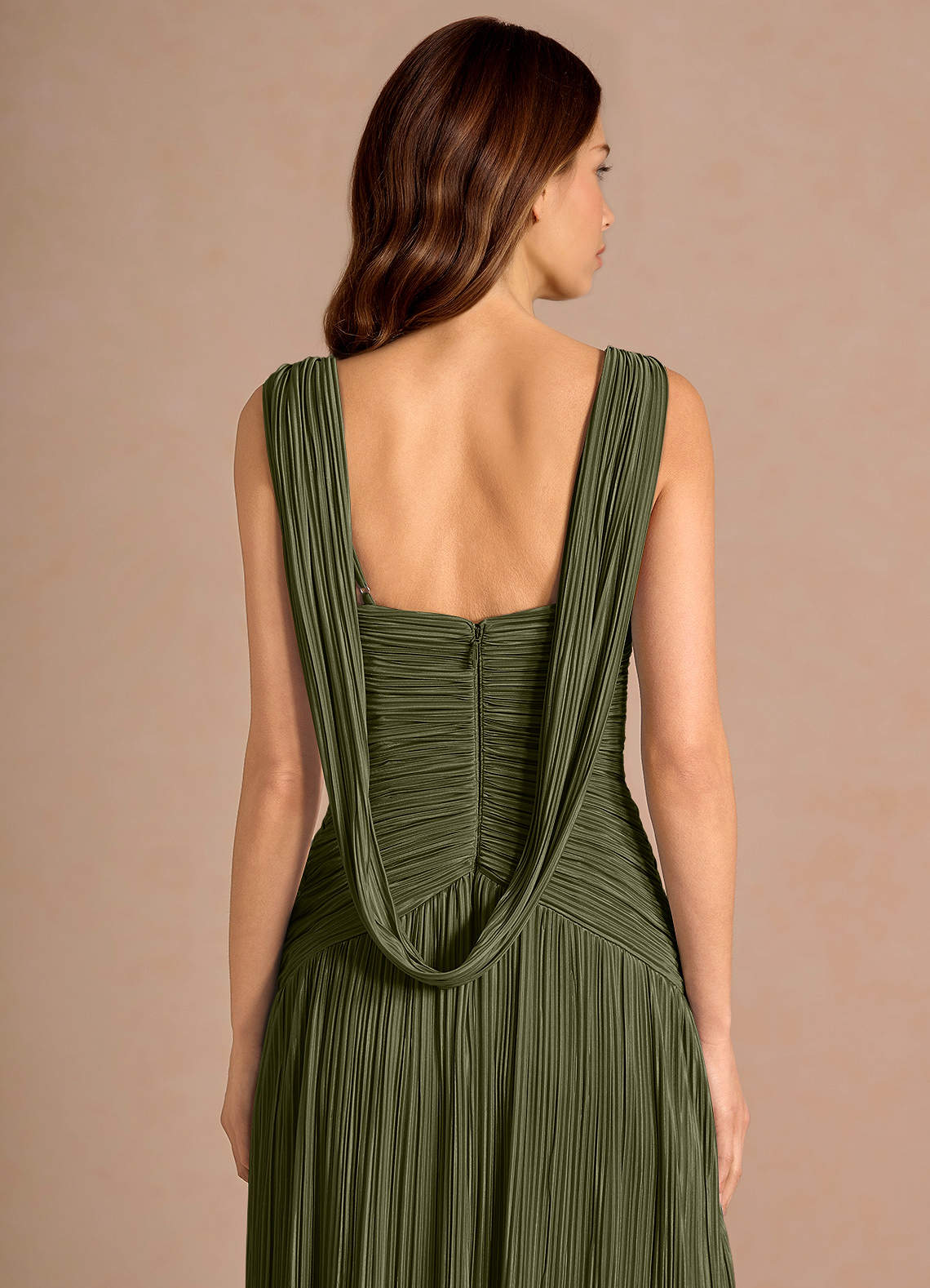 Quellia Sheath V-Neck Stretch Knit Wedding Guest Dress in Moss Green