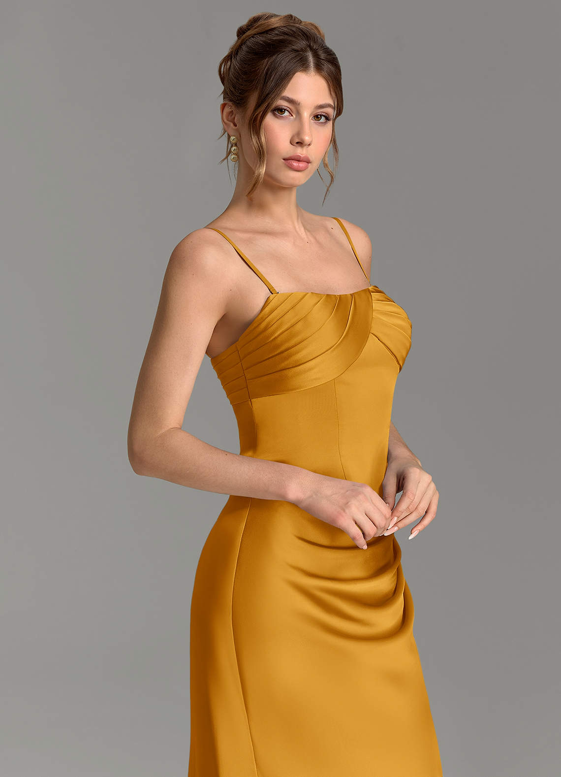 Nicki Sheath Scoop-Neck Stretch Satin Bridesmaid Dress in butterscotch
