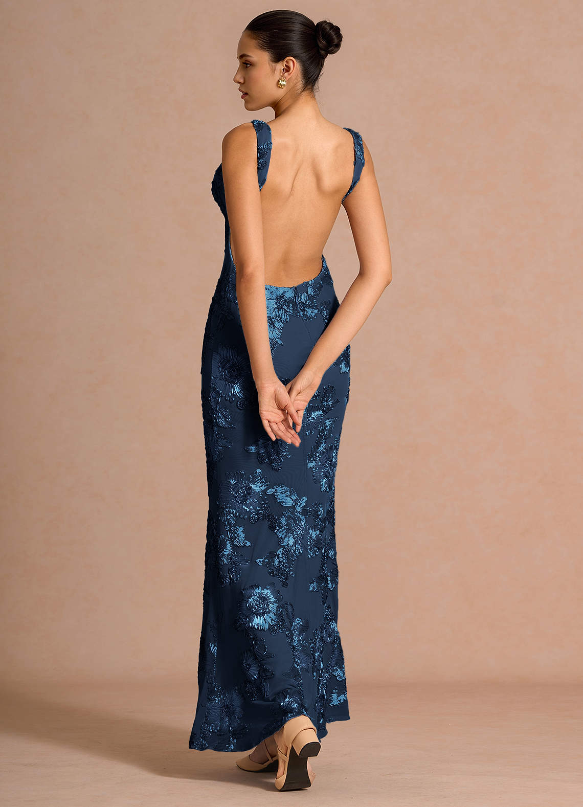 Ivellea Mermaid V-Neck Mesh Evening Dress in Navy