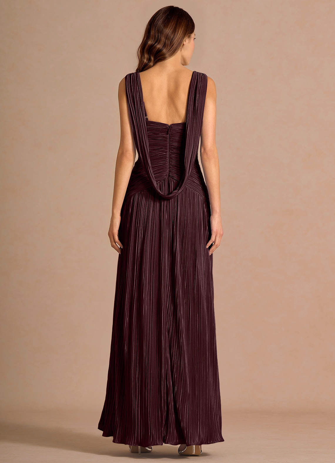 Quellia Sheath V-Neck Stretch Knit Wedding Guest Dress in Maroon Red
