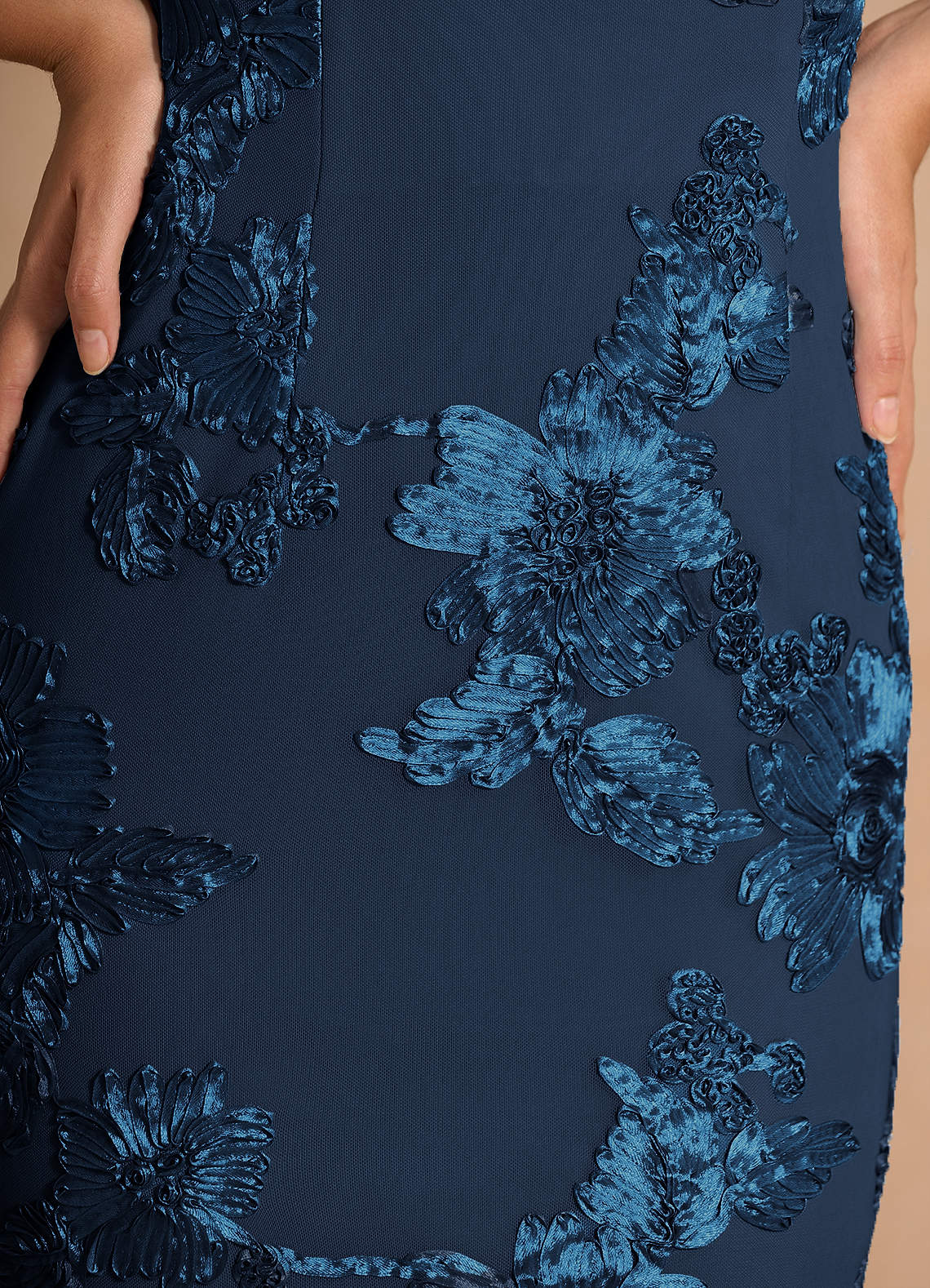 Ivellea Mermaid V-Neck Mesh Evening Dress in Navy