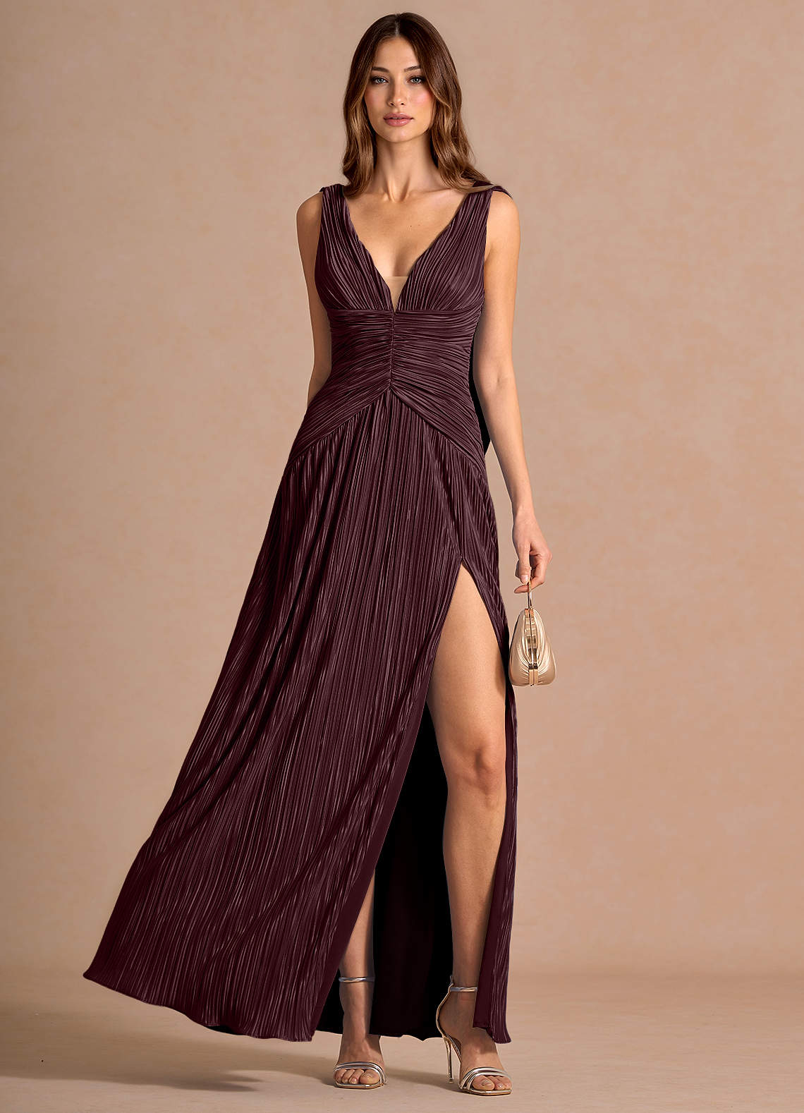 Quellia Sheath V-Neck Stretch Knit Wedding Guest Dress in Red