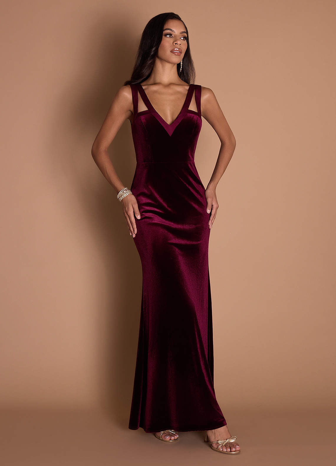 Tania Mermaid V-Neck Stretch Satin and Velvet Evening Dress in Wine