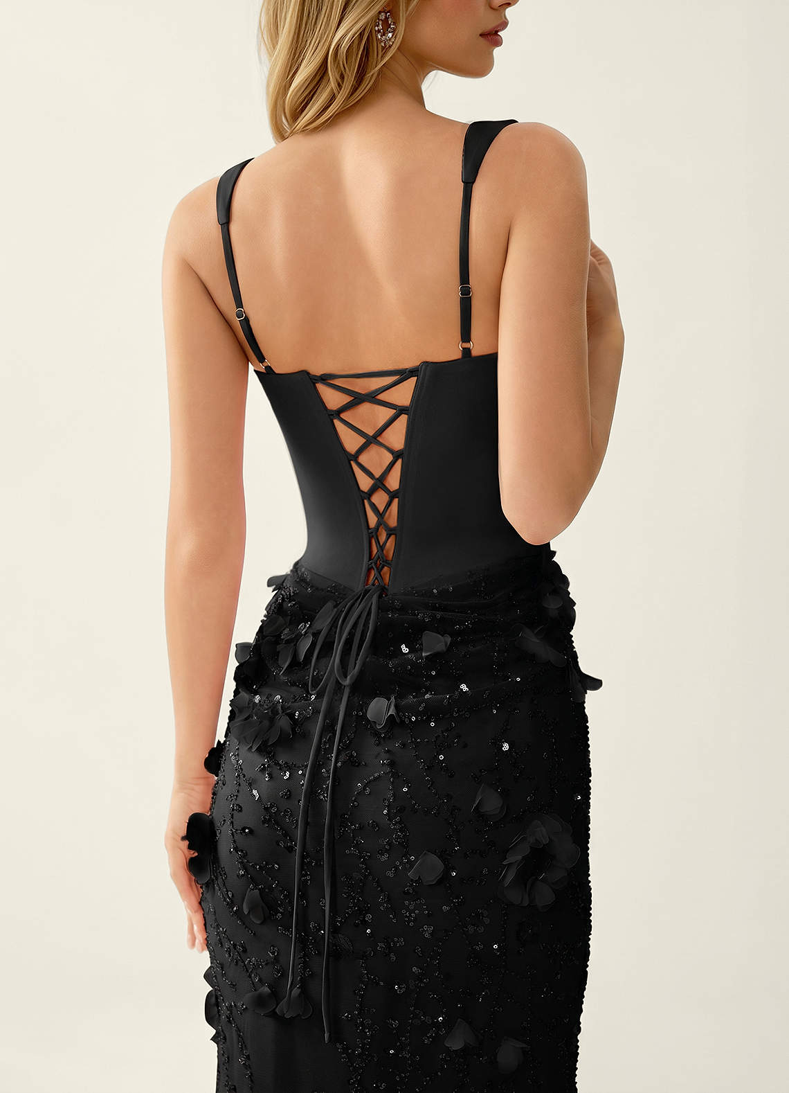 Belinda Mermaid Square-Neck Sequined Tulle Evening Dress in Black