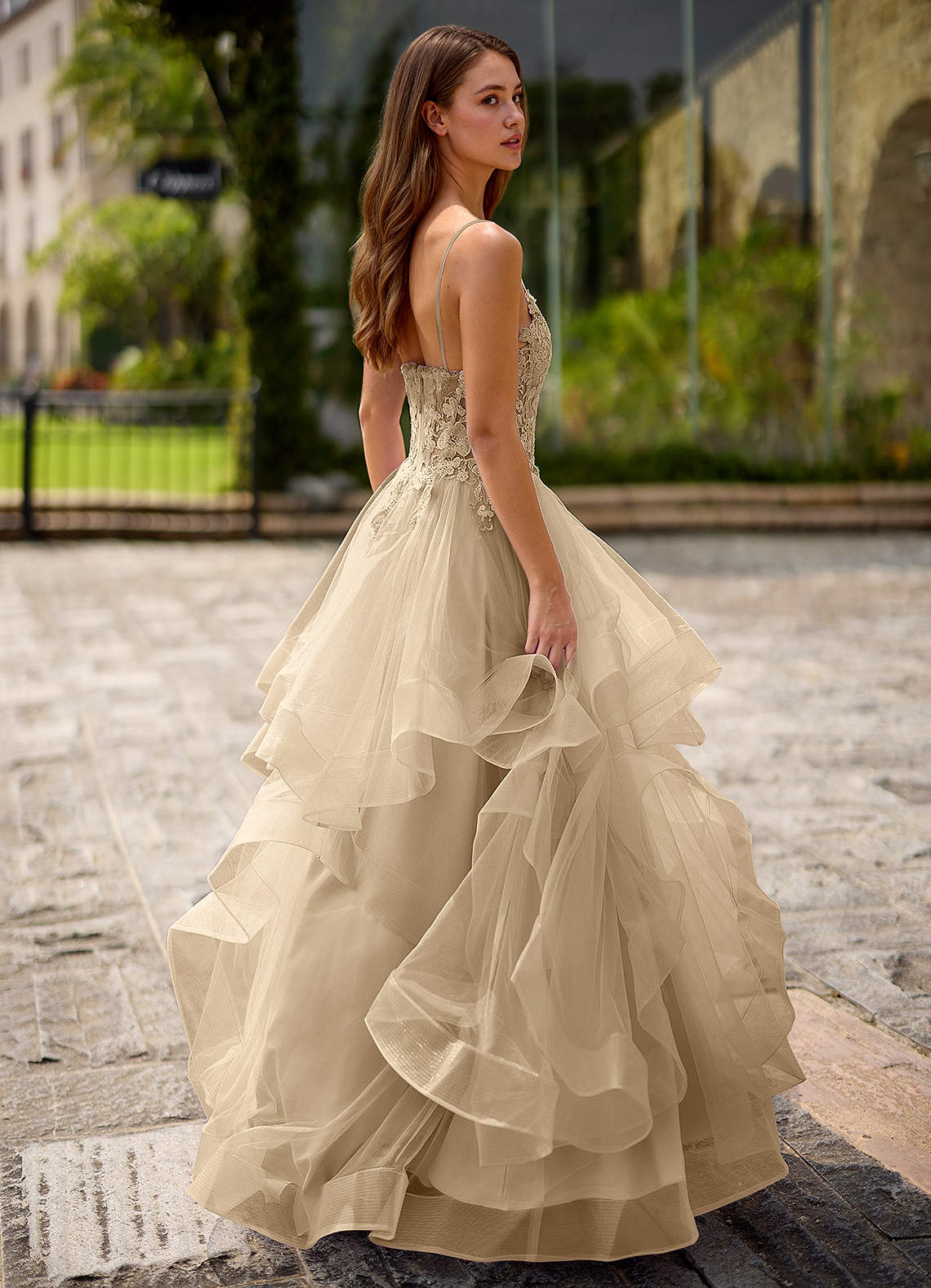 Spitze Ball Gown Sweetheart Lace Tulle Evening Dress in champagne