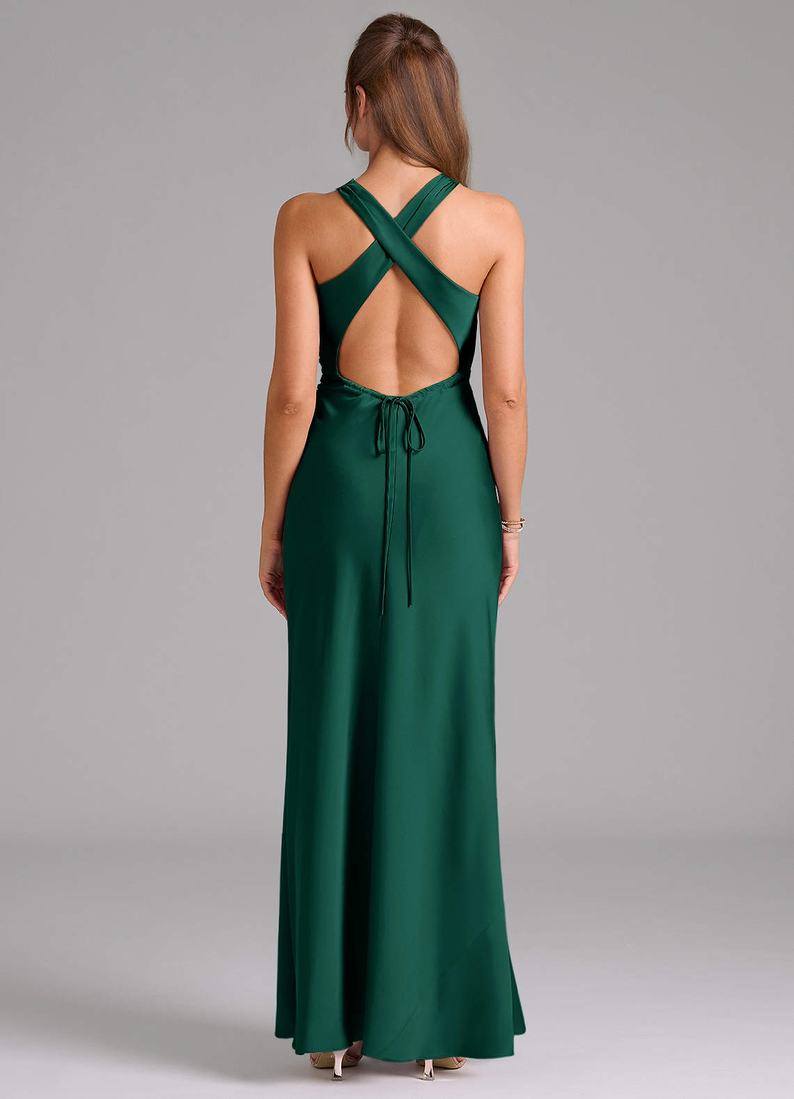 Evadne Sheath Scoop-Neck Stretch Satin Bridesmaid Dress in Emerald