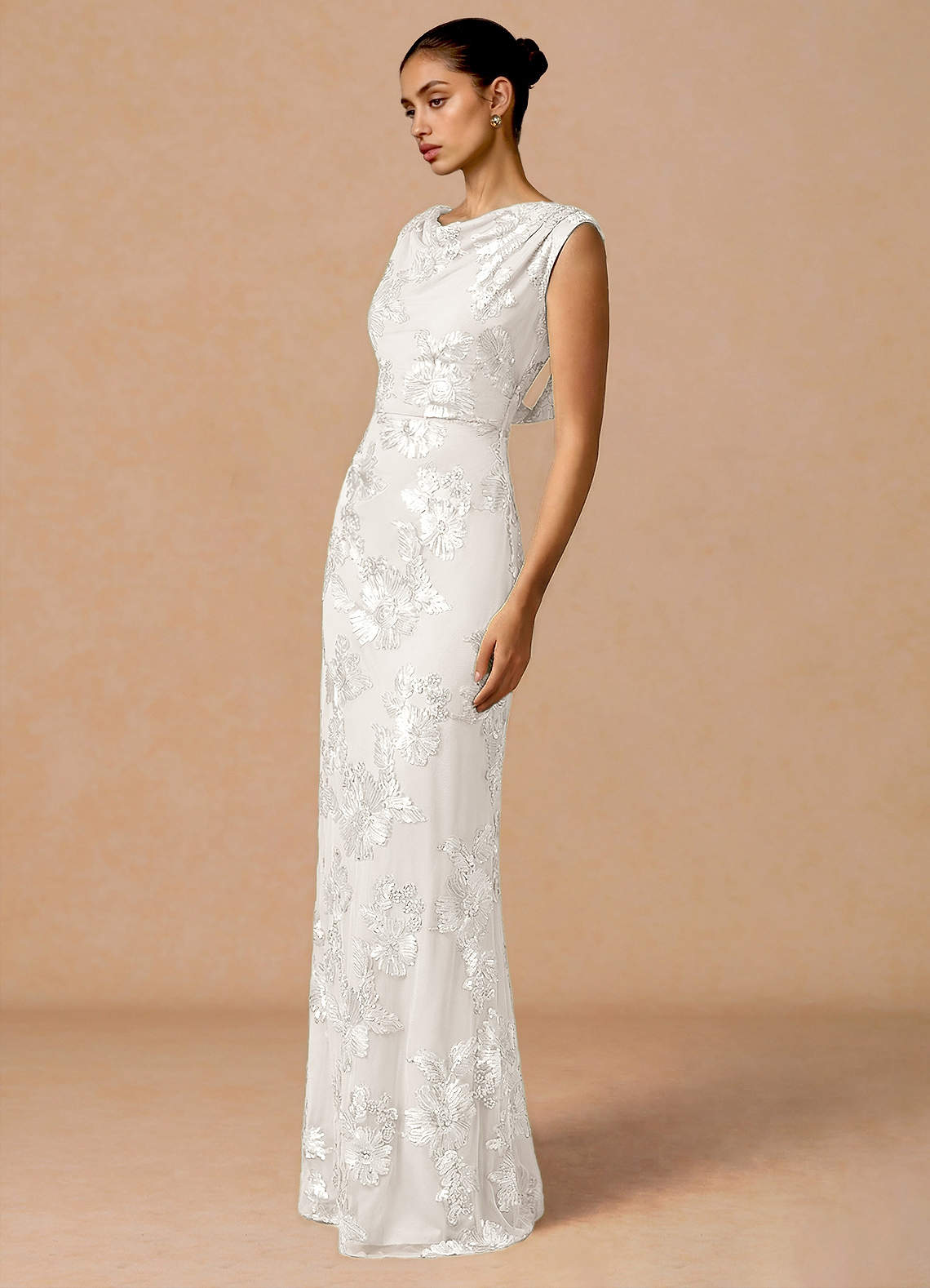 Elowis Column Open-Back Floral Mesh Evening Dress in Cloud White