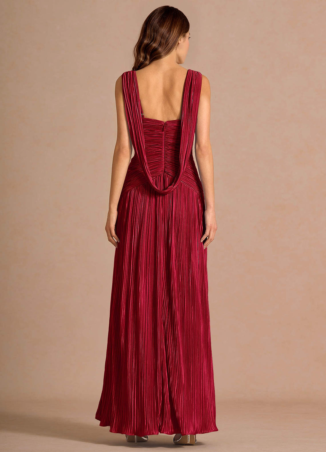 Quellia Sheath V-Neck Stretch Knit Wedding Guest Dress in Red