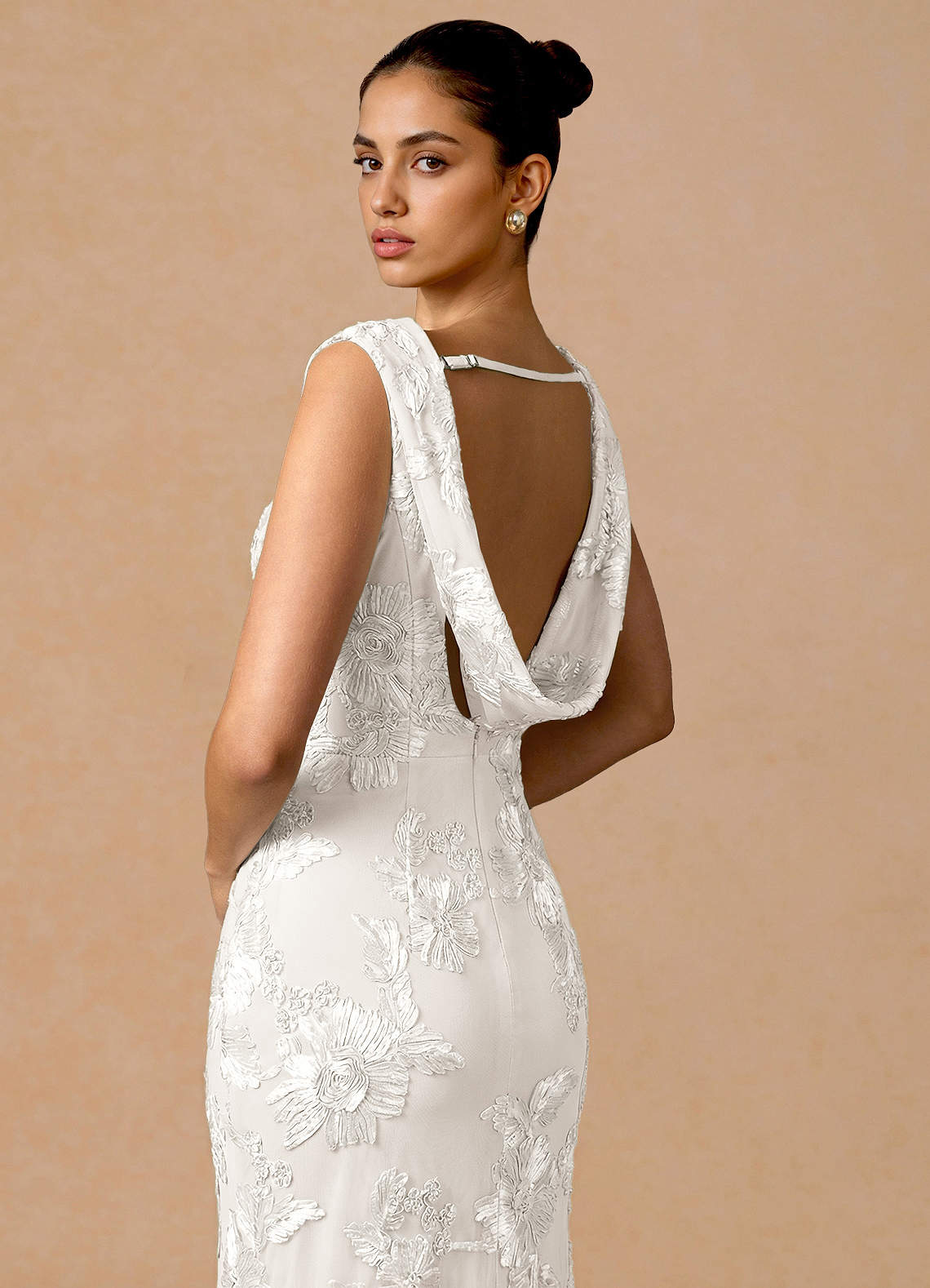 Elowis Column Open-Back Floral Mesh Evening Dress in Cloud White