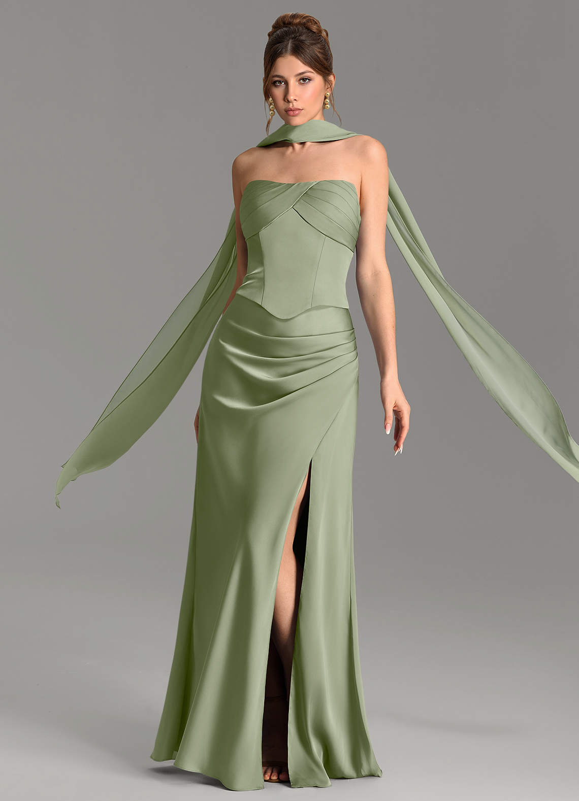 Nicki Sheath Scoop-Neck Stretch Satin Bridesmaid Dress in Pistachio