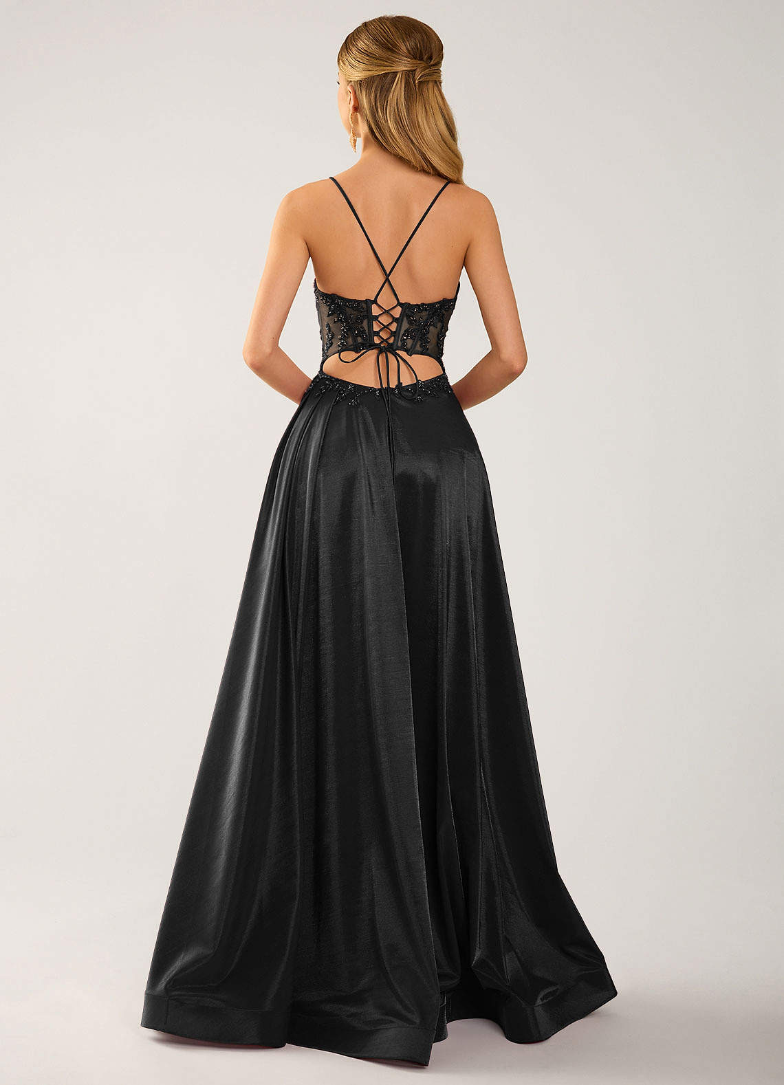 Isoldemark A-Line Sweetheart Satin Evening Dress in black