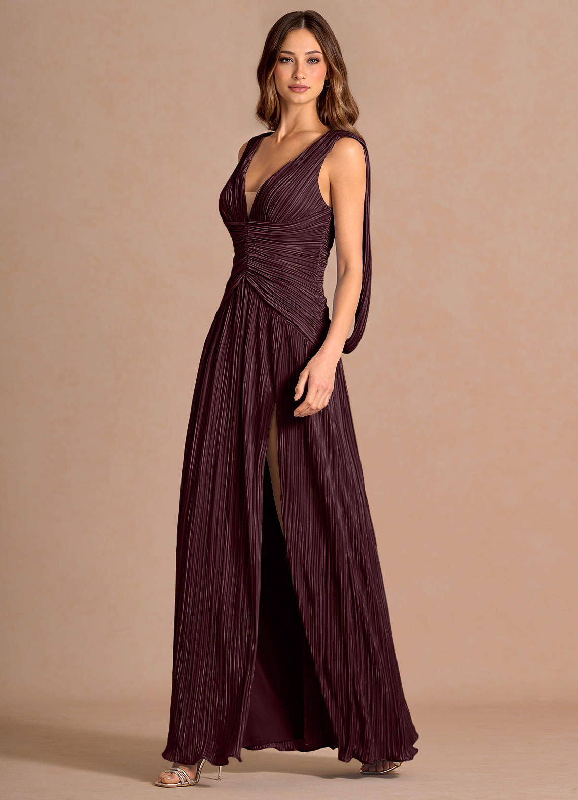 Quellia Sheath V-Neck Stretch Knit Wedding Guest Dress in Maroon Red