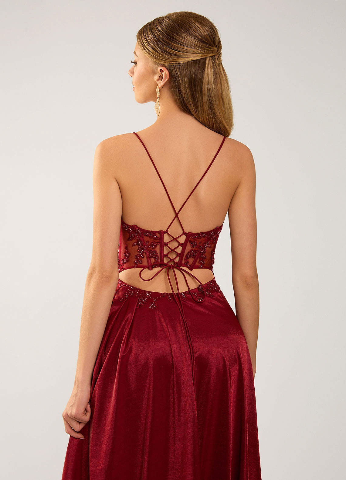 Isoldemark A-Line Sweetheart Satin Evening Dress in Burgundy