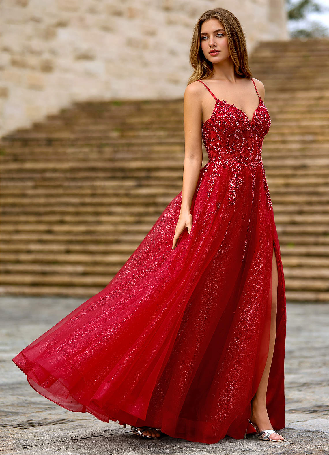 Milliener A-Line V-Neck Tulle Evening Dress in Red