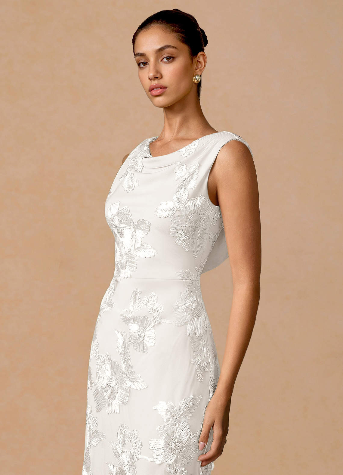 Elowis Column Open-Back Floral Mesh Evening Dress in Cloud White
