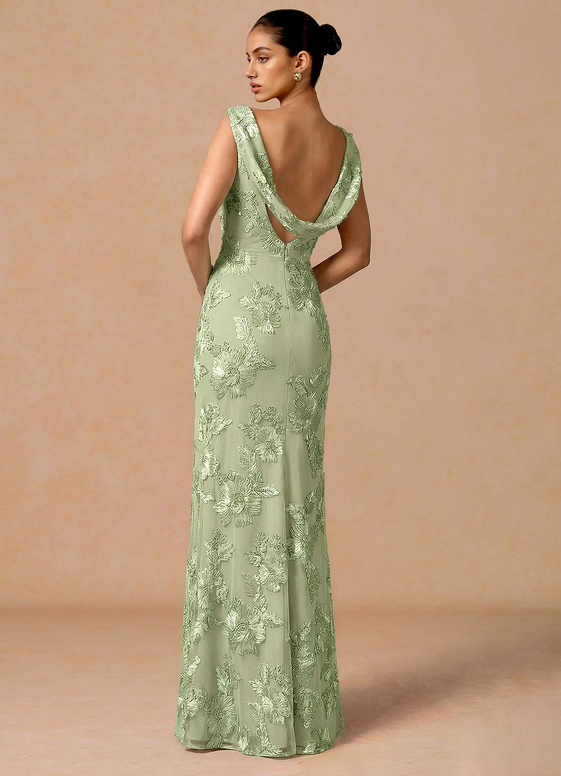 Elowis Column Open-Back Floral Mesh Evening Dress in Light Green