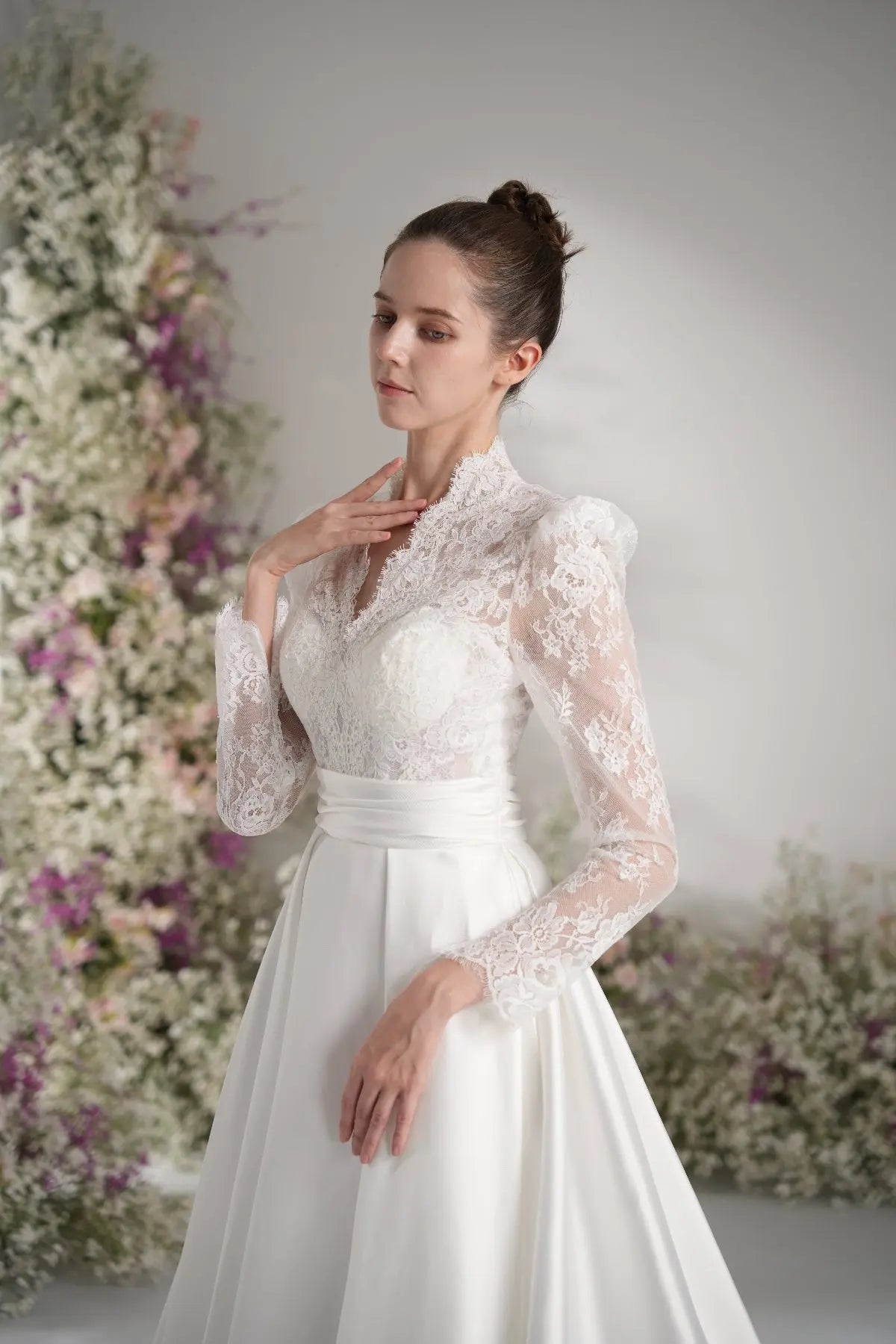A-Line Queen Anne Long Sleeve Lace Satin Wedding Dress with Court Train zhexudai