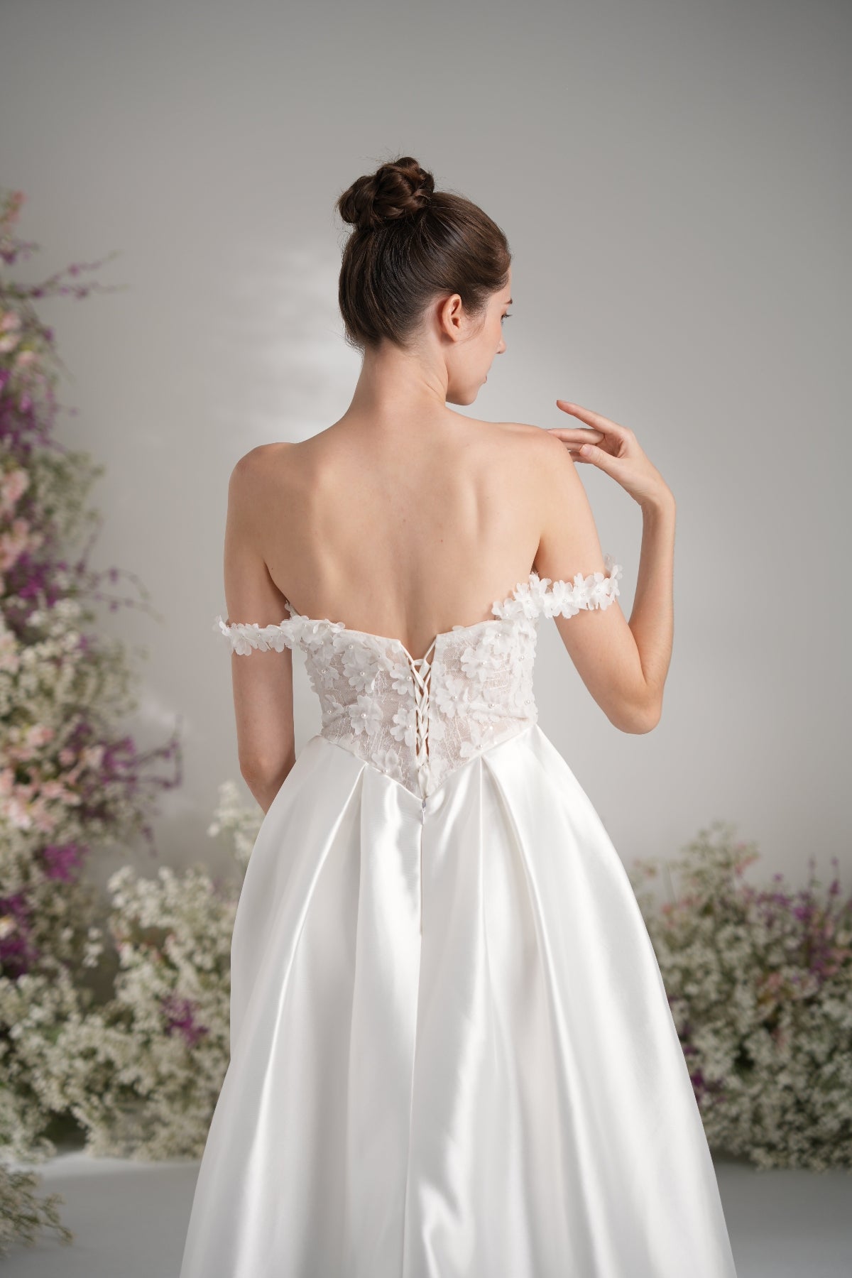 A-line Off-The-Shoulder Ruffles Appliqued Satin Wedding Dress With Court Train zhexudai