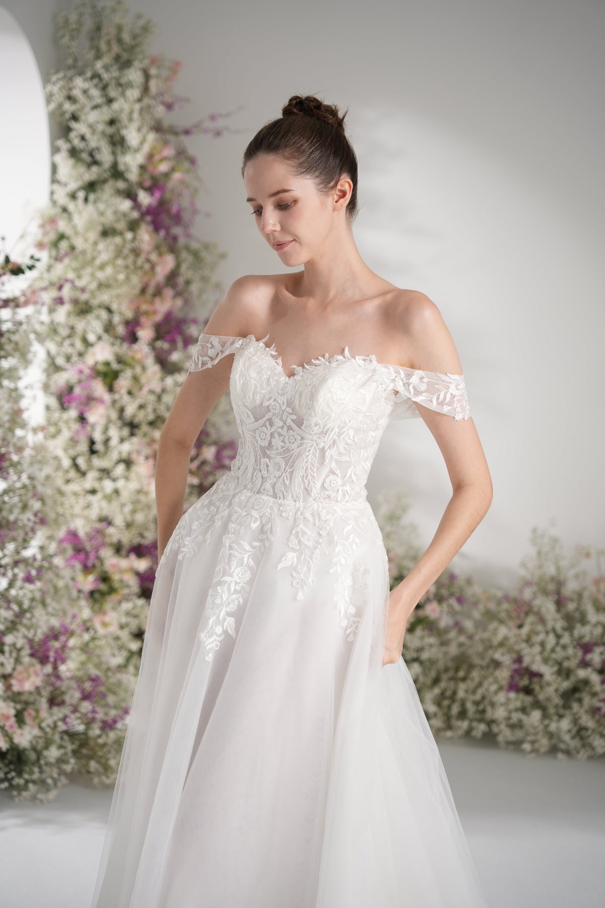 A-line Off-The-Shoulder Sweetheart Full Lace Tulle Wedding Dress With Court Train zhexudai