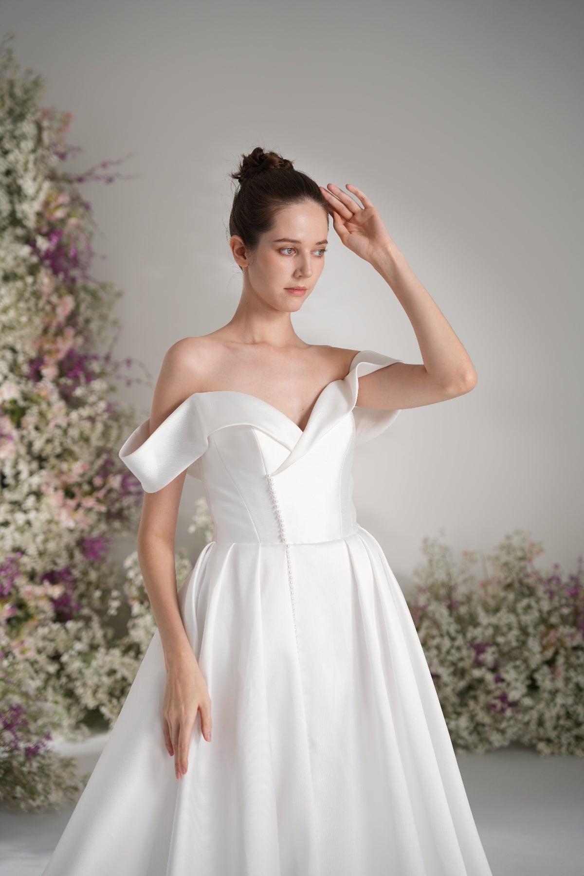 A-line Off-The-shoulder Sleeveless Satin Modest Wedding Dress With Court Train zhexudai