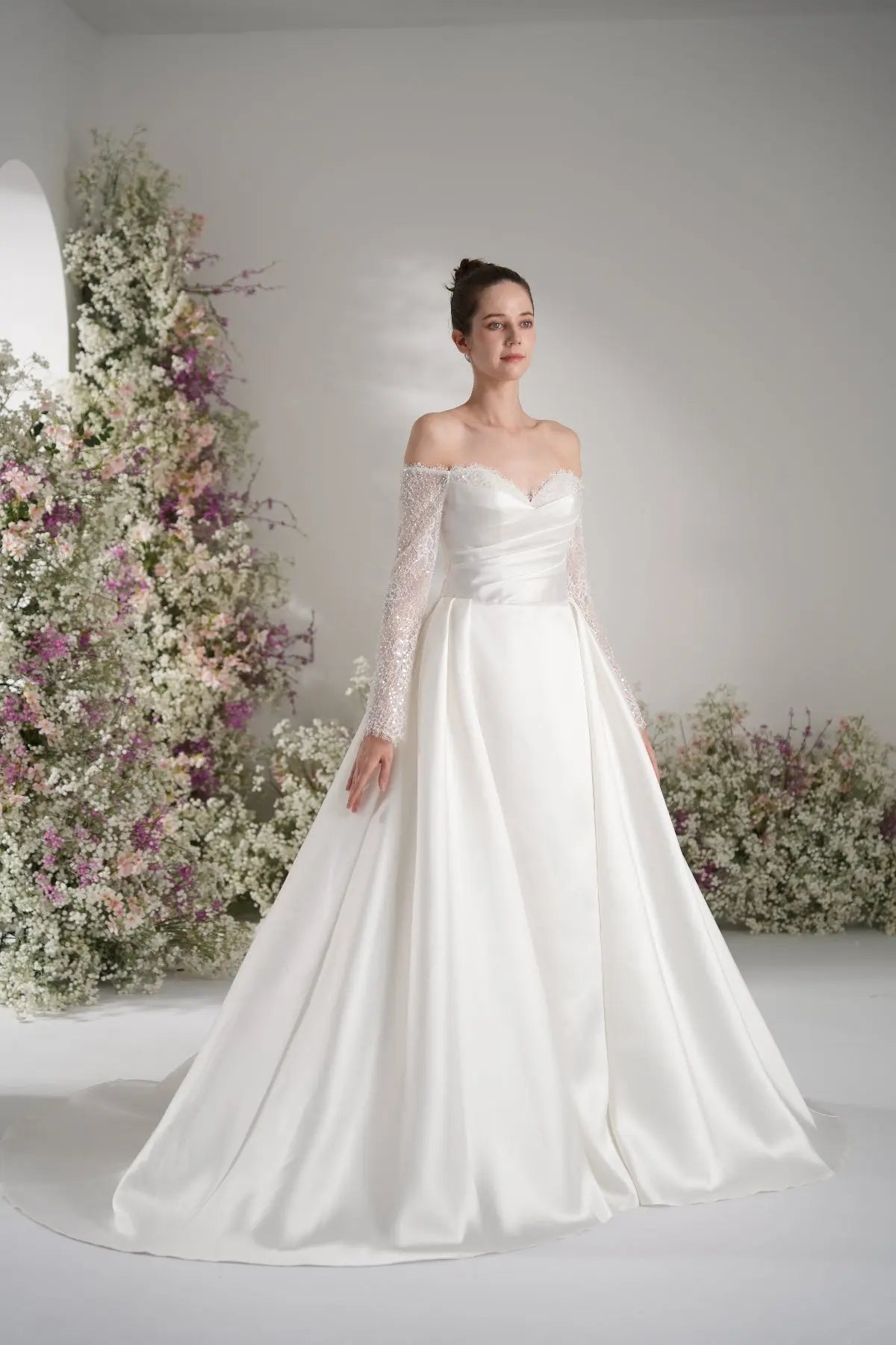 A-line Sweetheart Long Sleeve Satin Simple Wedding Dress With Court Train zhexudai