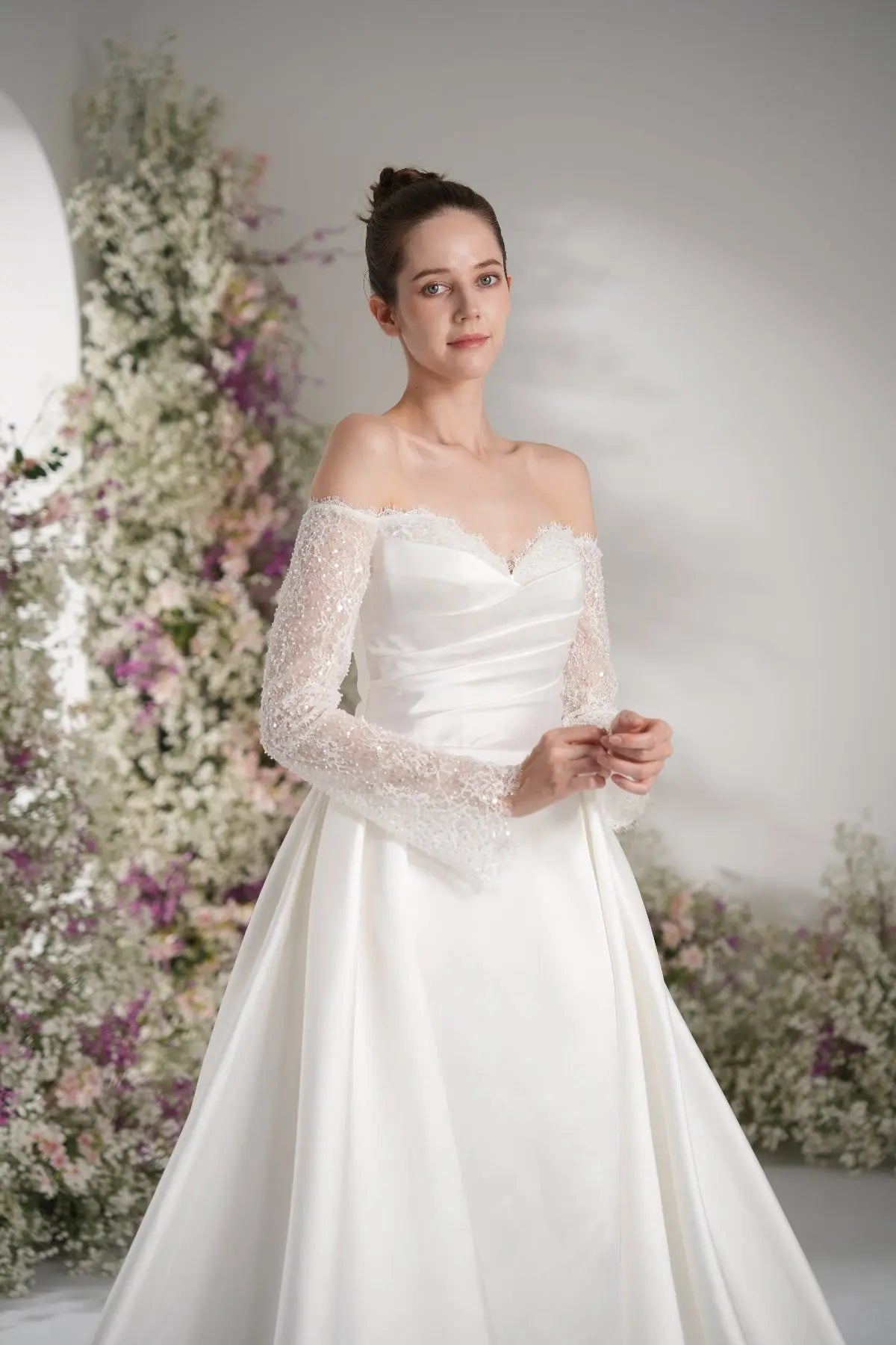 A-line Sweetheart Long Sleeve Satin Simple Wedding Dress With Court Train zhexudai