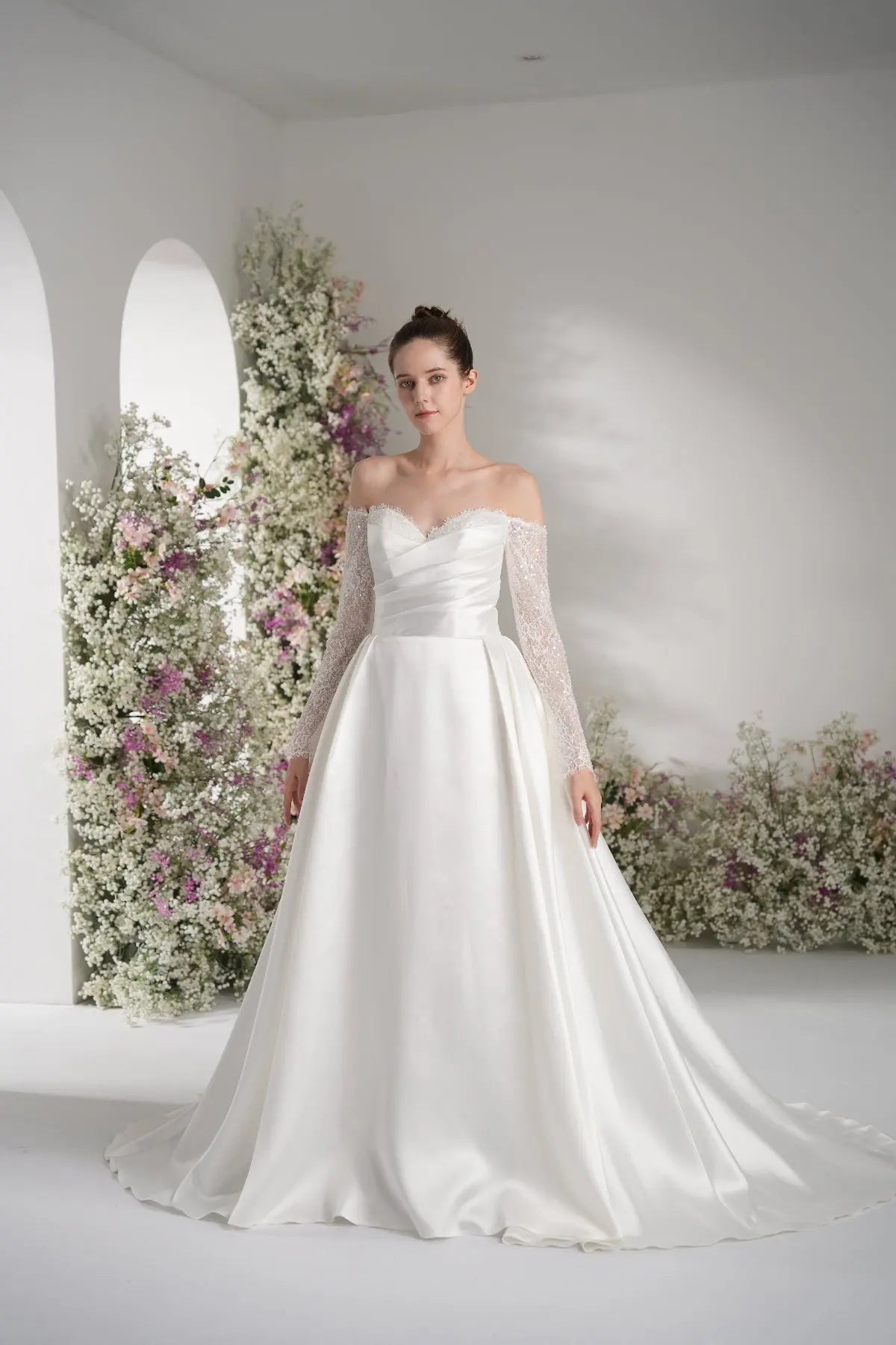 A-line Sweetheart Long Sleeve Satin Simple Wedding Dress With Court Train zhexudai