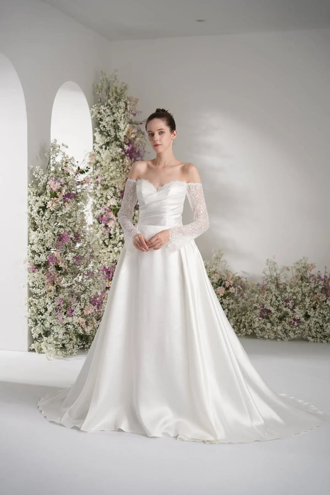 A-line Sweetheart Long Sleeve Satin Simple Wedding Dress With Court Train zhexudai