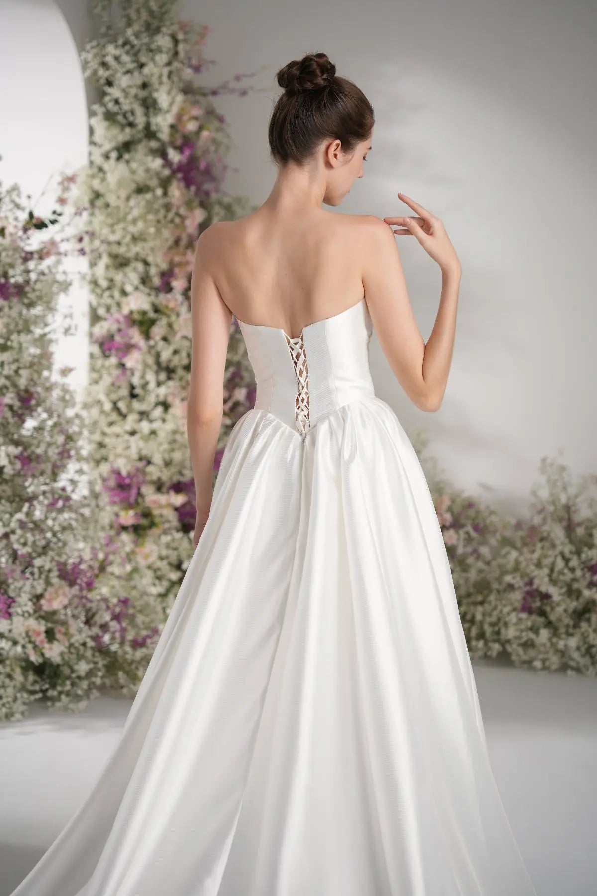 A-line Sweetheart Ruche Lace Modest Wedding Dress With Court Train zhexudai
