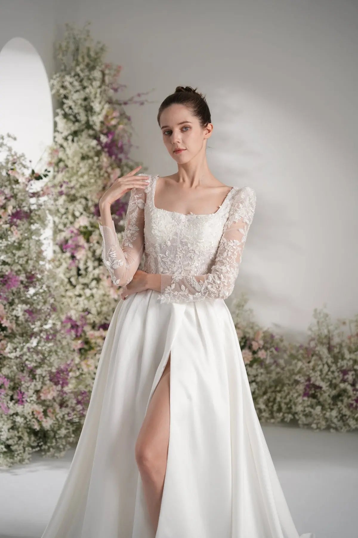 A-line Tank Top Long Sleeve Beading Lace Satin Elegant Wedding Dress With Court Train zhexudai