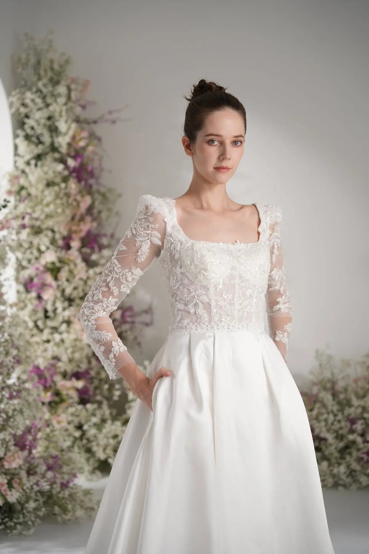A-line Tank Top Long Sleeve Beading Lace Satin Elegant Wedding Dress With Court Train zhexudai