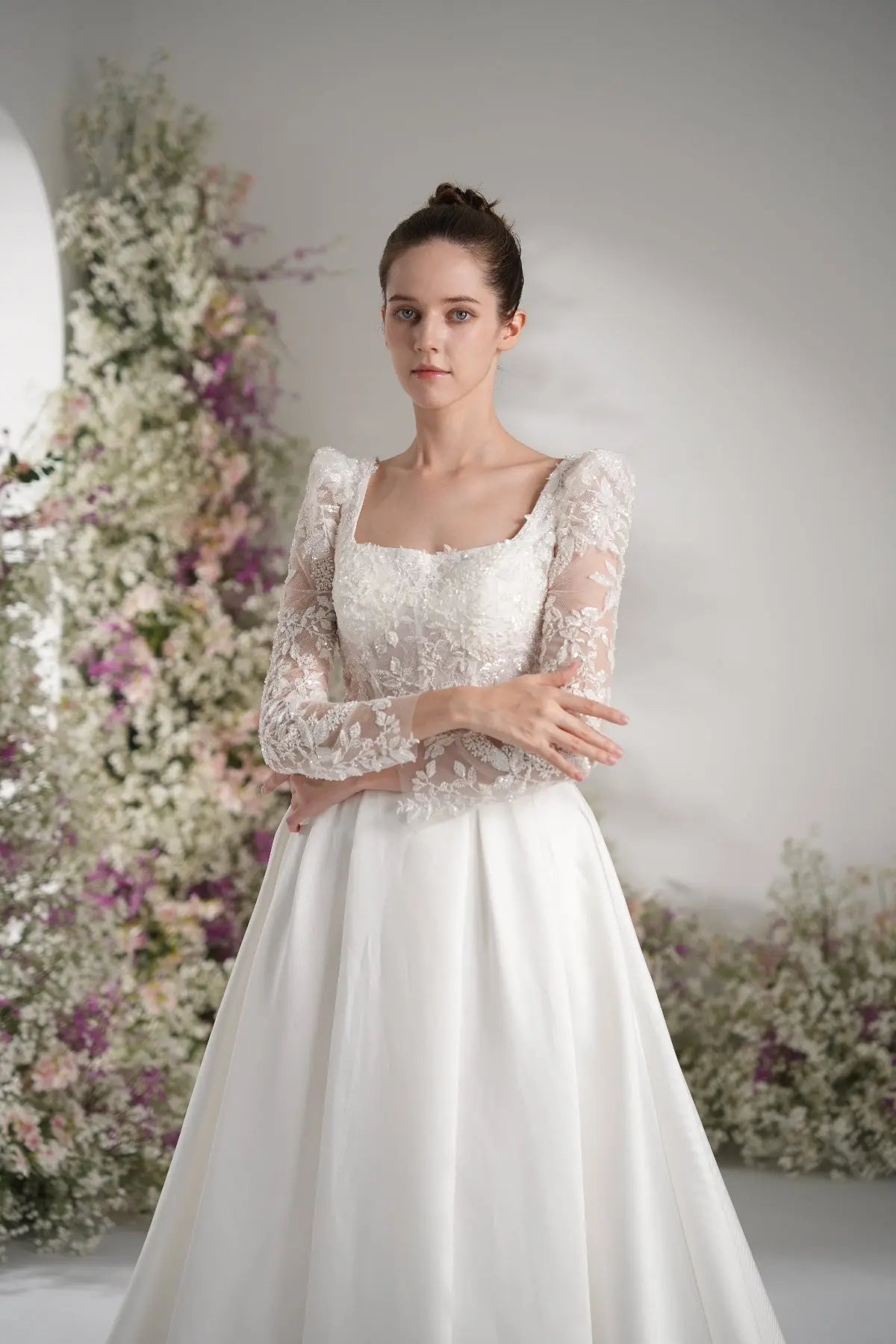 A-line Tank Top Long Sleeve Beading Lace Satin Elegant Wedding Dress With Court Train zhexudai