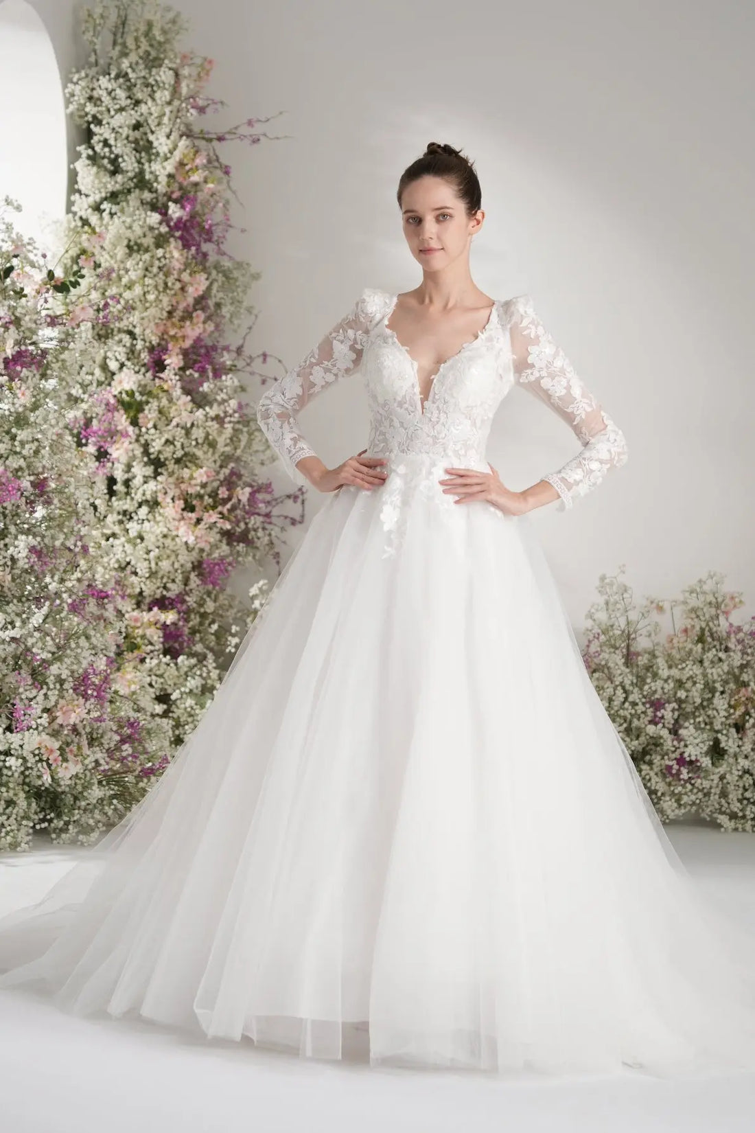 A-line V-neck Long Sleeve Mesh Lace Elegant Wedding Dress With Court Train zhexudai