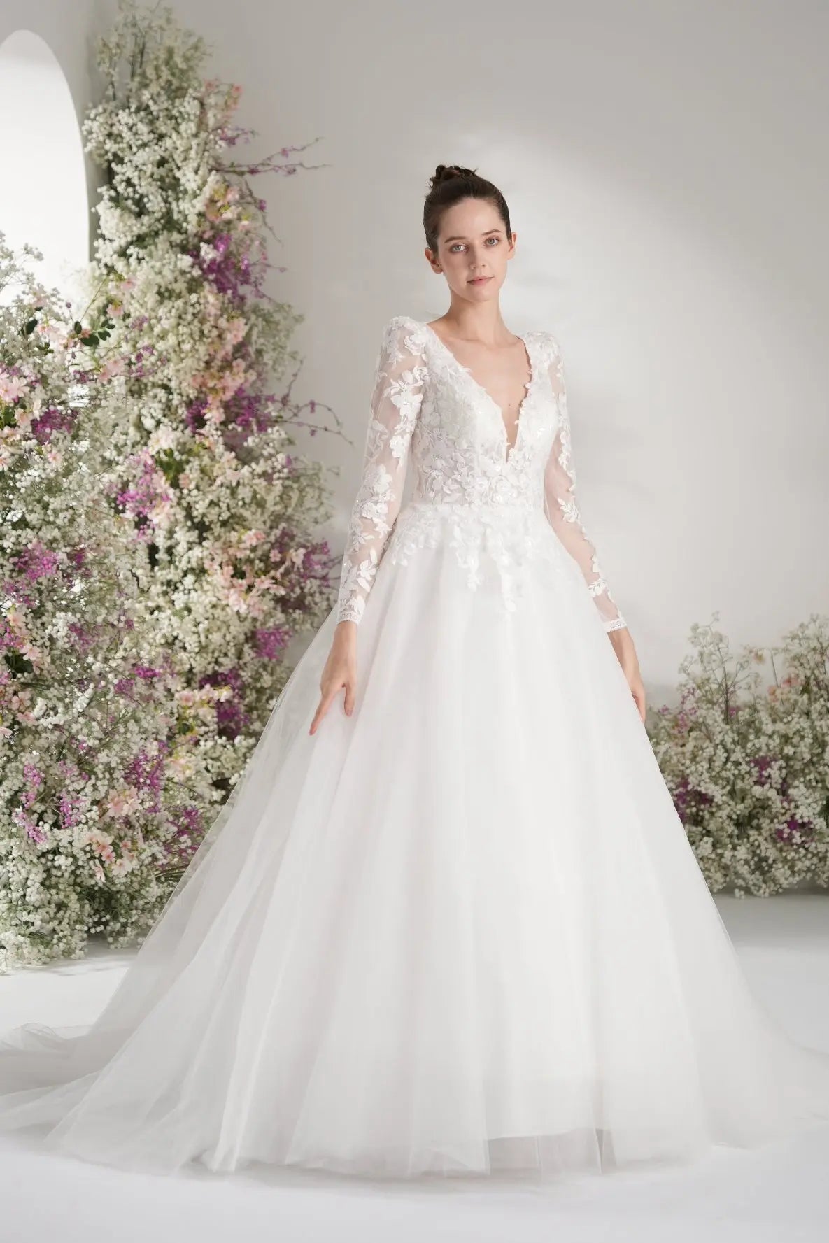 A-line V-neck Long Sleeve Mesh Lace Elegant Wedding Dress With Court Train zhexudai
