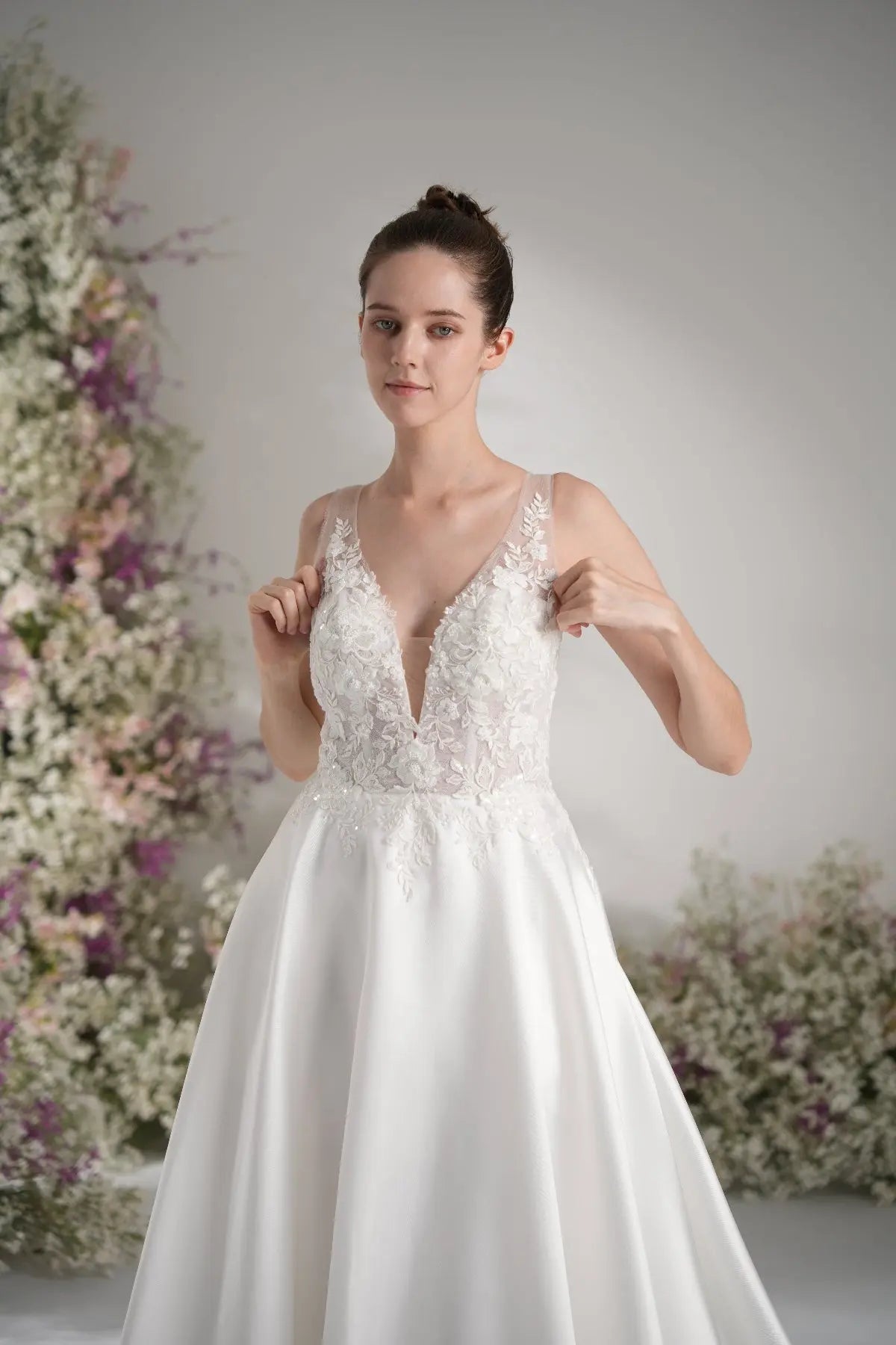 A-line V Neck Sleeveless Lace Satin Simple Wedding Dress With Court Train zhexudai
