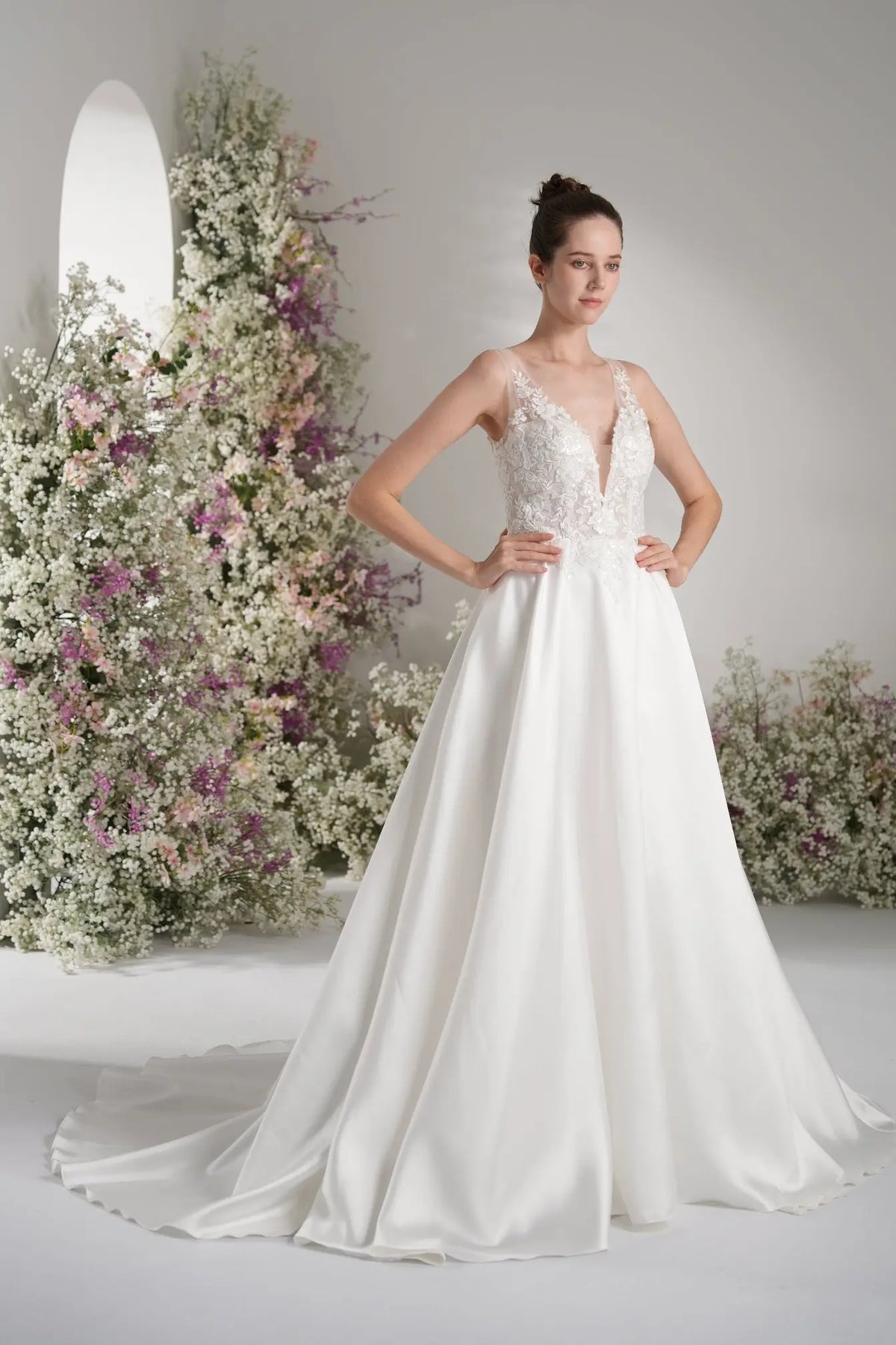 A-line V Neck Sleeveless Lace Satin Simple Wedding Dress With Court Train zhexudai