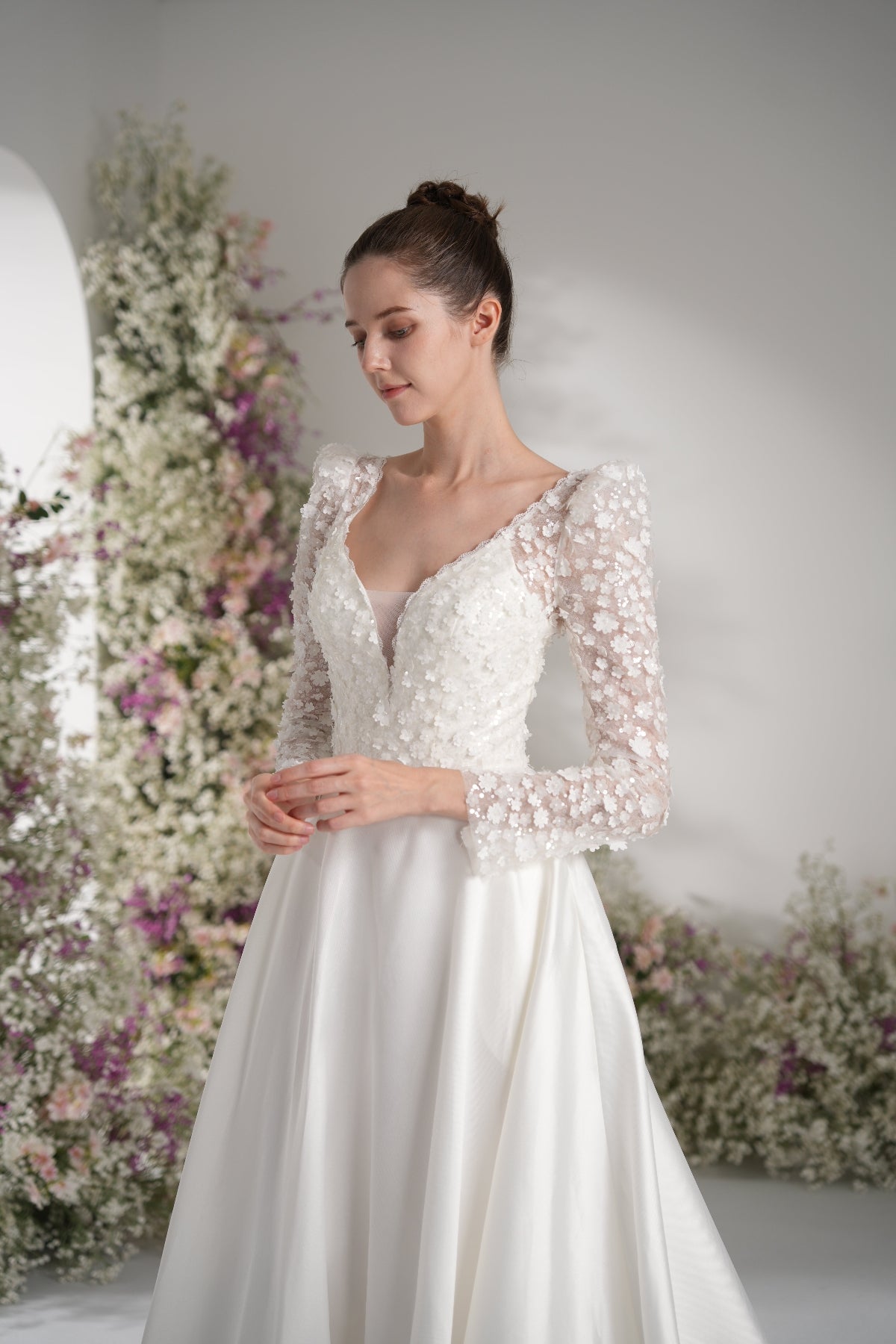 A-line Queen Neckline Long Sleeve Lace Applique Satin Wedding Dress With Court Train zhexudai
