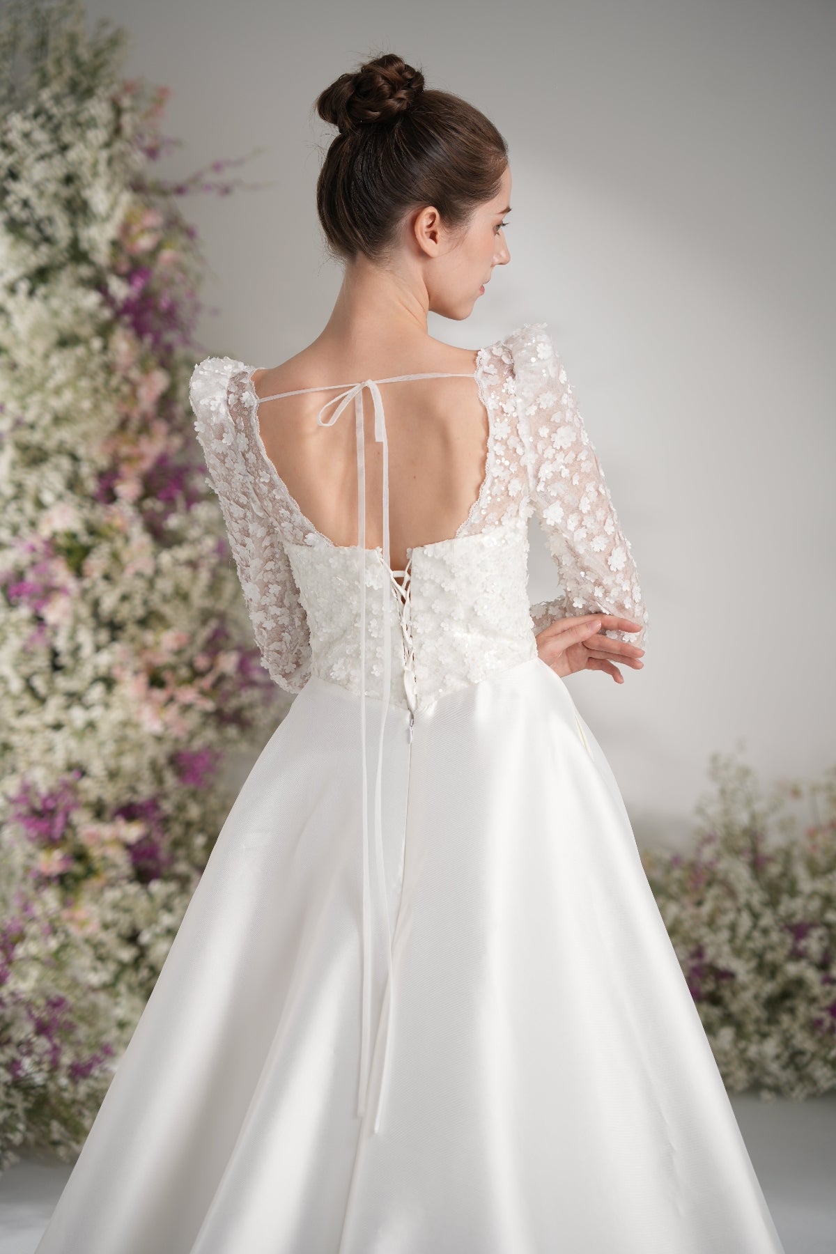 A-line Queen Neckline Long Sleeve Lace Applique Satin Wedding Dress With Court Train zhexudai