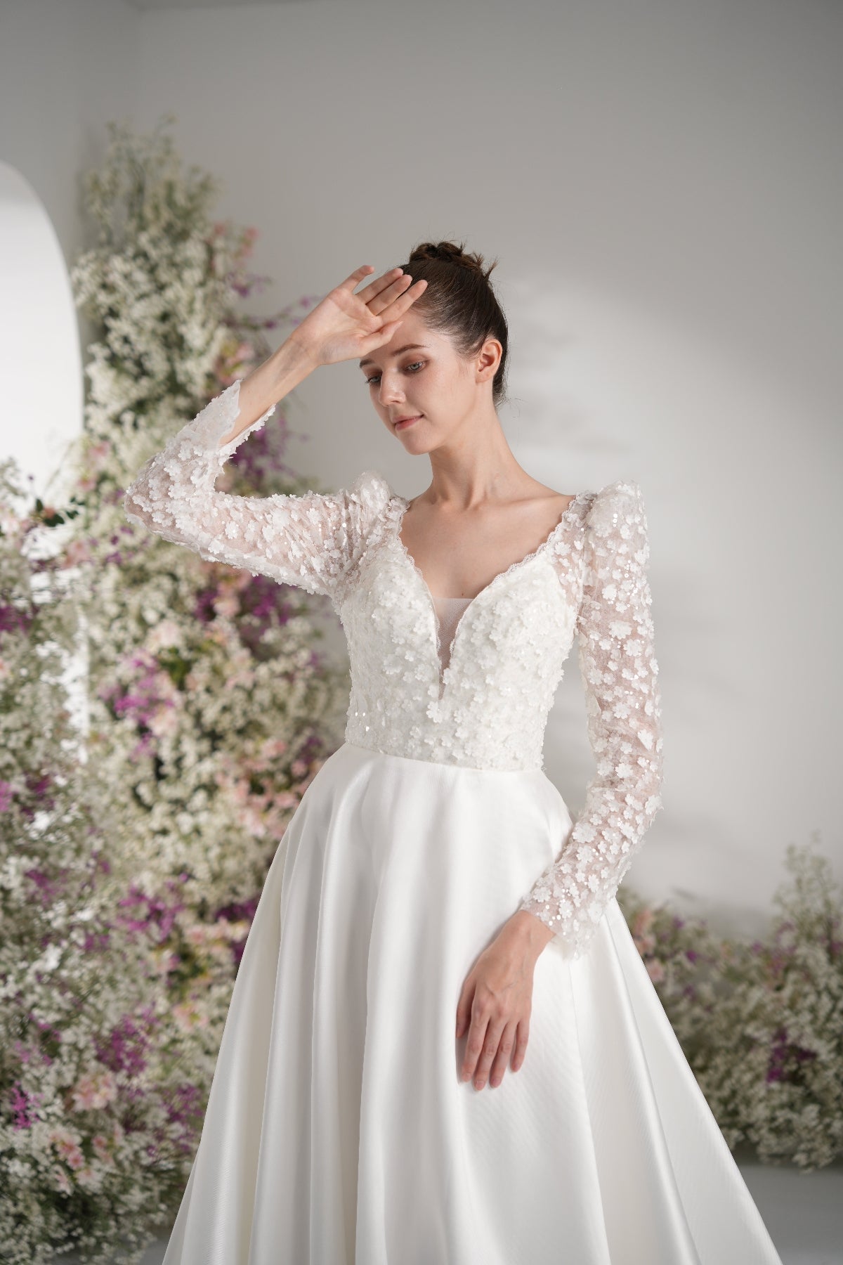 A-line Queen Neckline Long Sleeve Lace Applique Satin Wedding Dress With Court Train zhexudai
